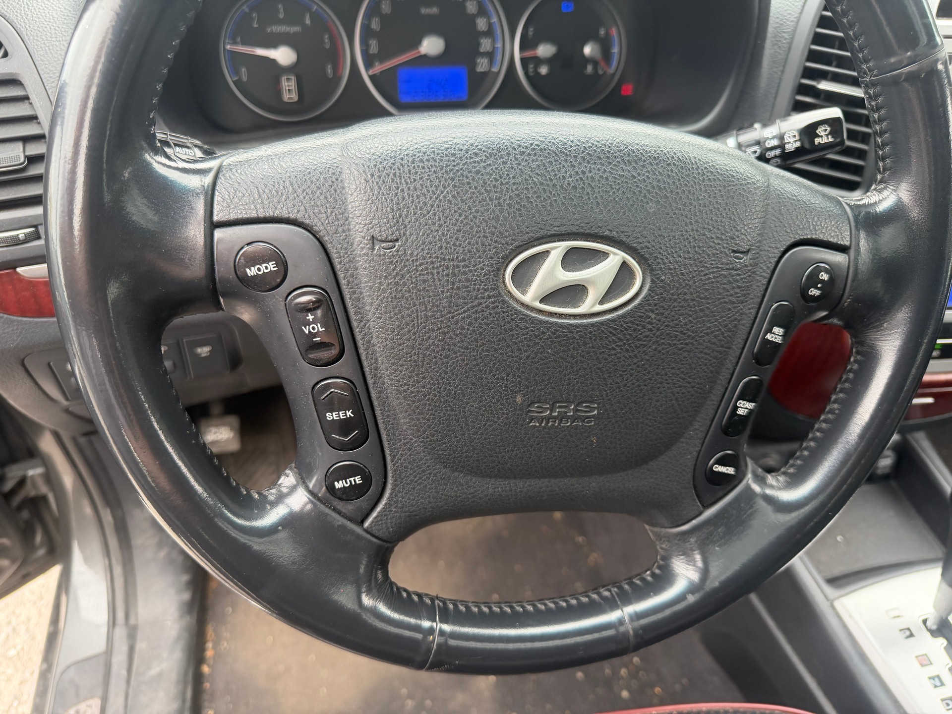 HYUNDAI Santa Fe 2.2 CRDi Premium 4WD Automatic-image-11