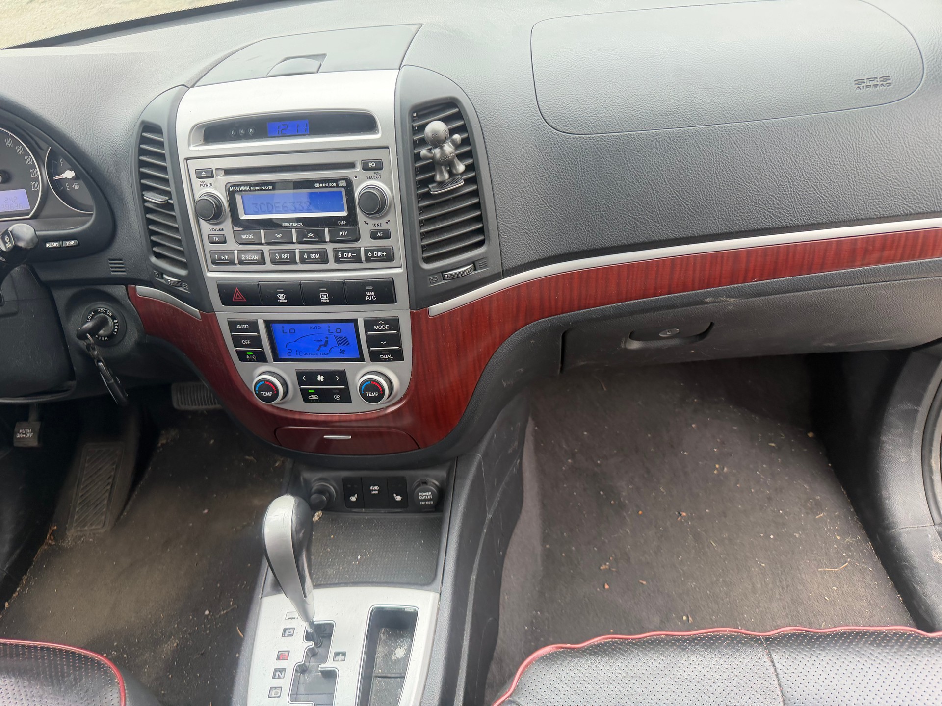 HYUNDAI Santa Fe 2.2 CRDi Premium 4WD Automatic-image-5