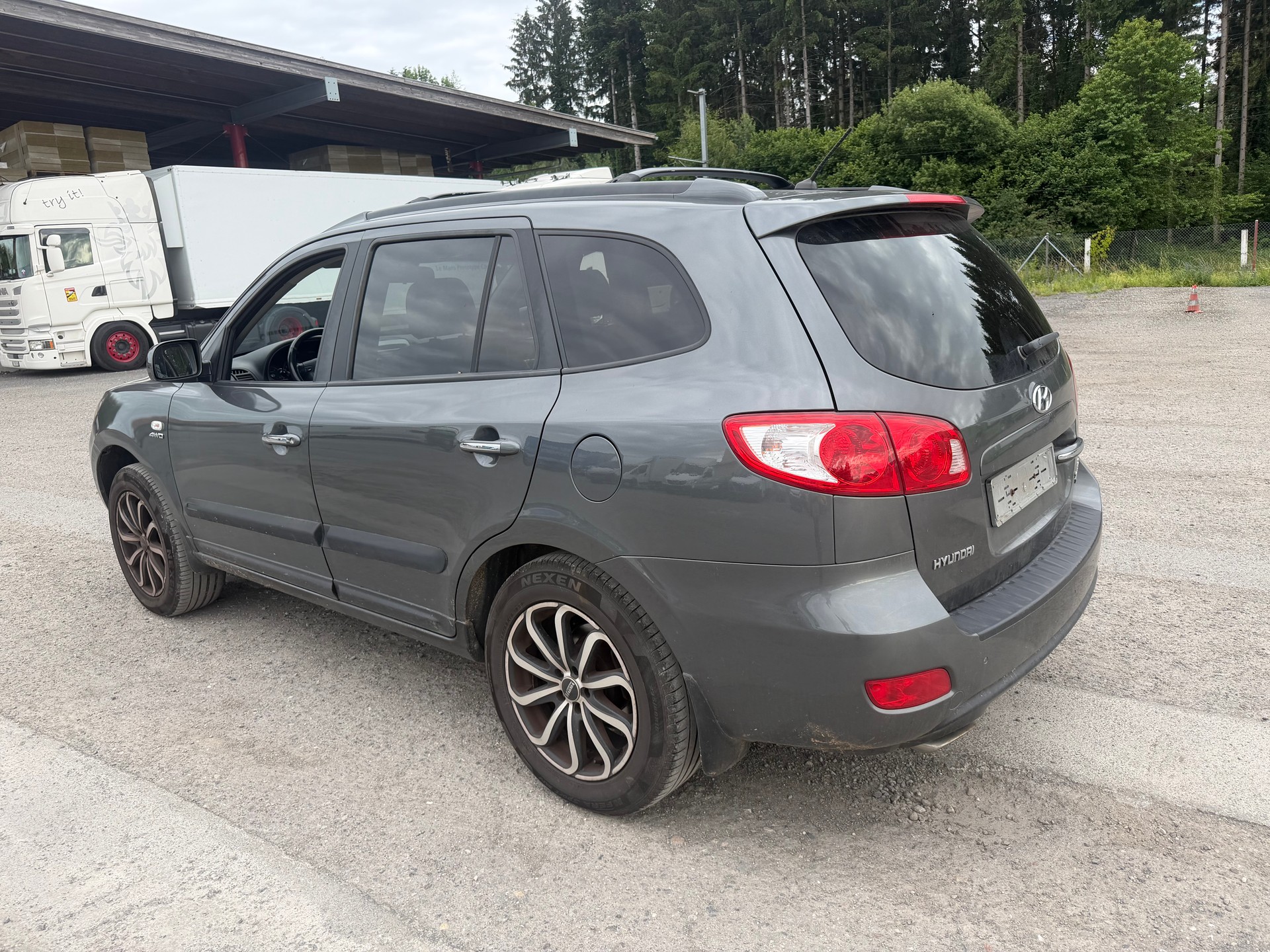 HYUNDAI Santa Fe 2.2 CRDi Premium 4WD Automatic-image-2