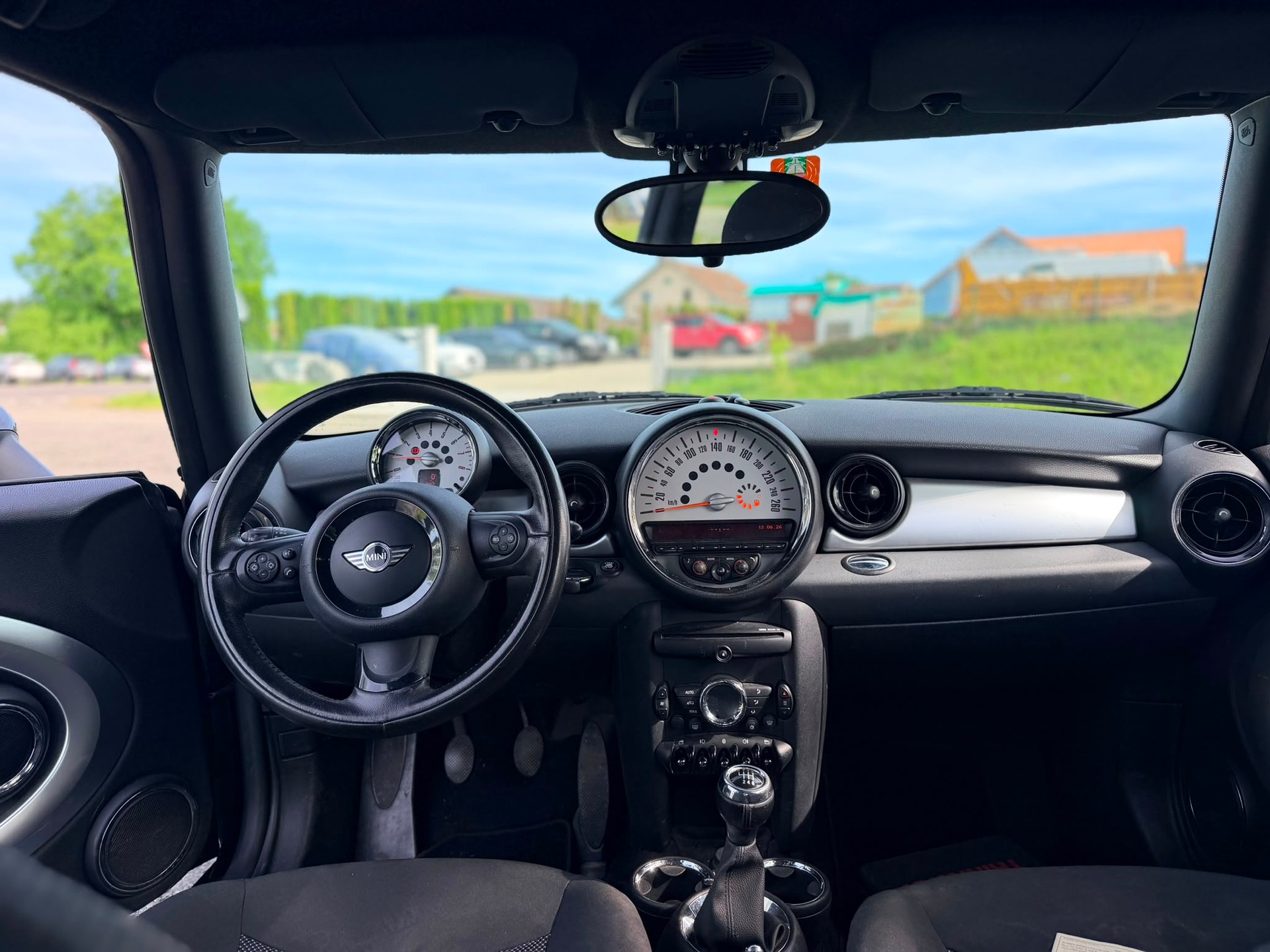 MINI Cooper Steptronic-image-3