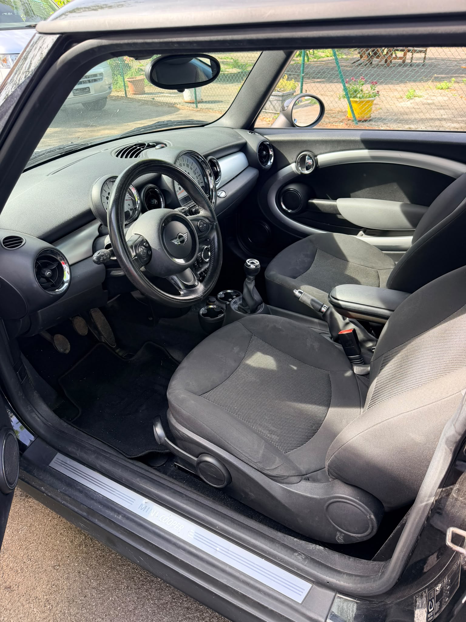 MINI Cooper Steptronic-image-7