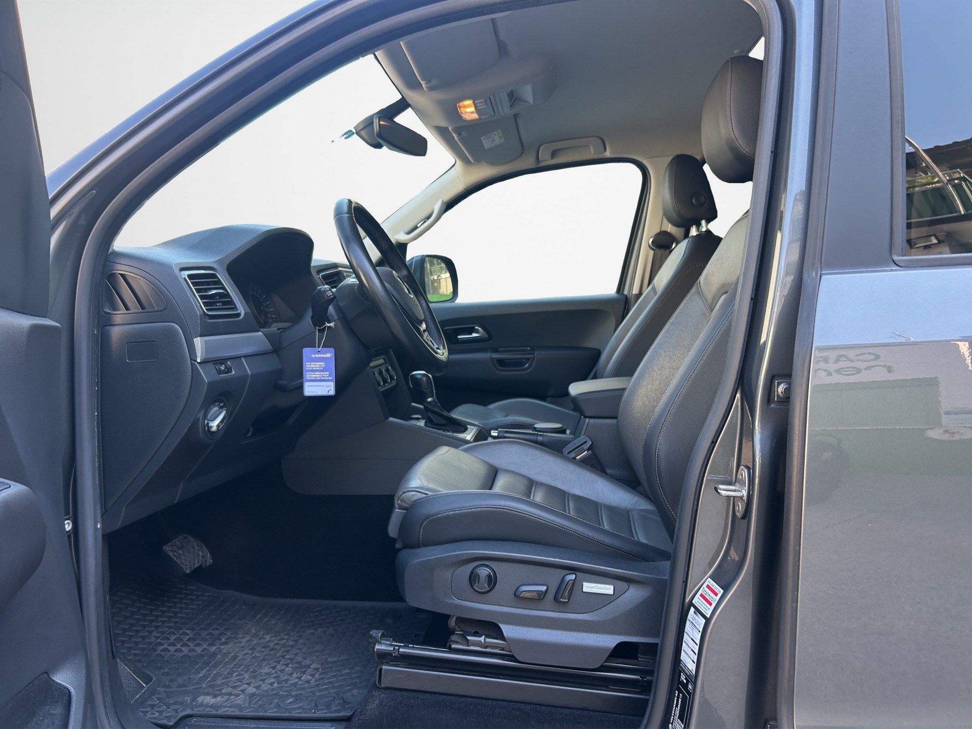 VW Amarok 3.0TDI Crossline 4Motion Automatic-image-5