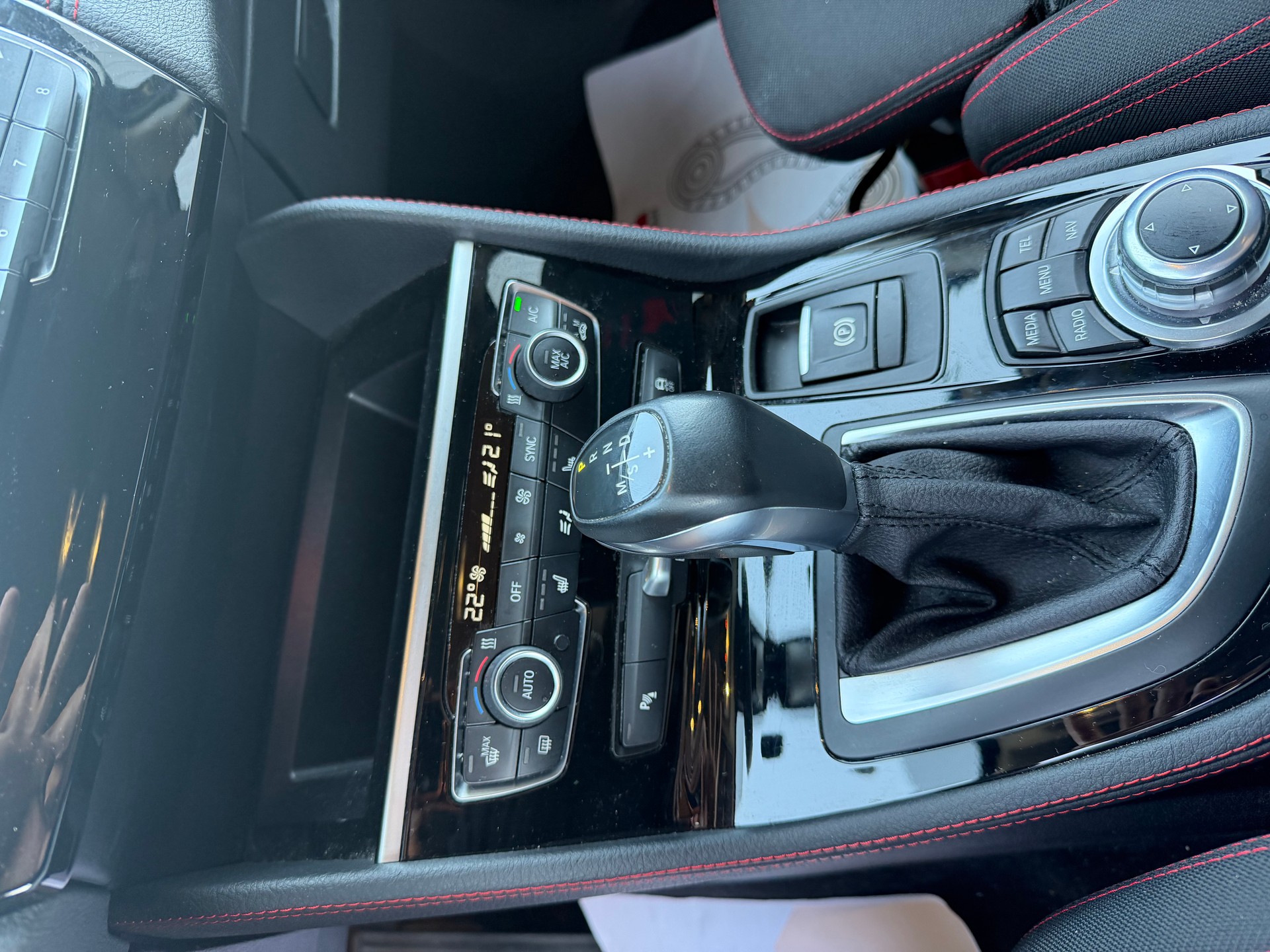 BMW 218d Active Tourer Sport Line Steptronic-image-11