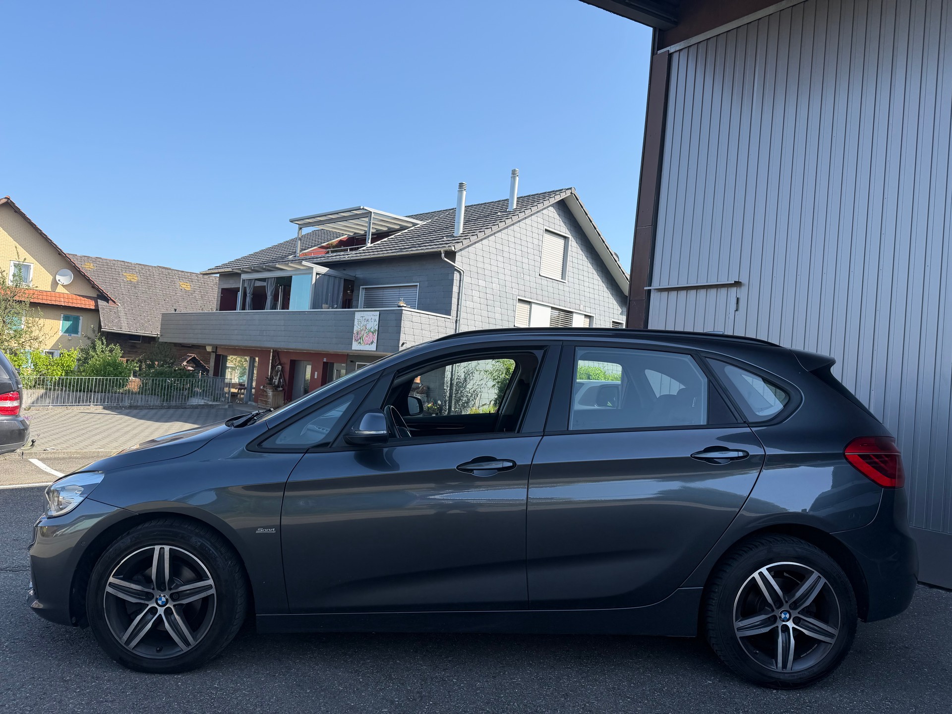 BMW 218d Active Tourer Sport Line Steptronic-image-3