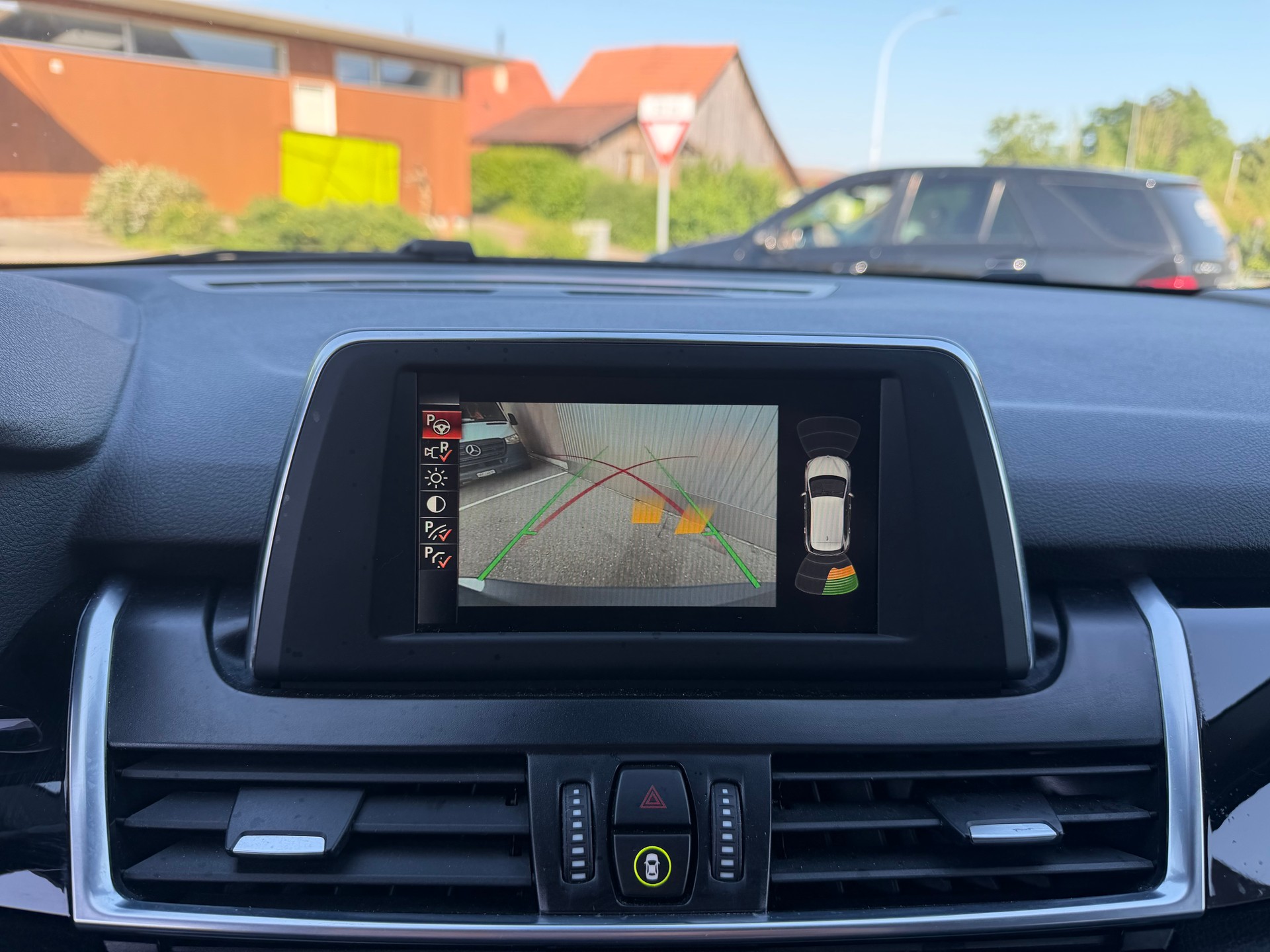 BMW 218d Active Tourer Sport Line Steptronic-image-12