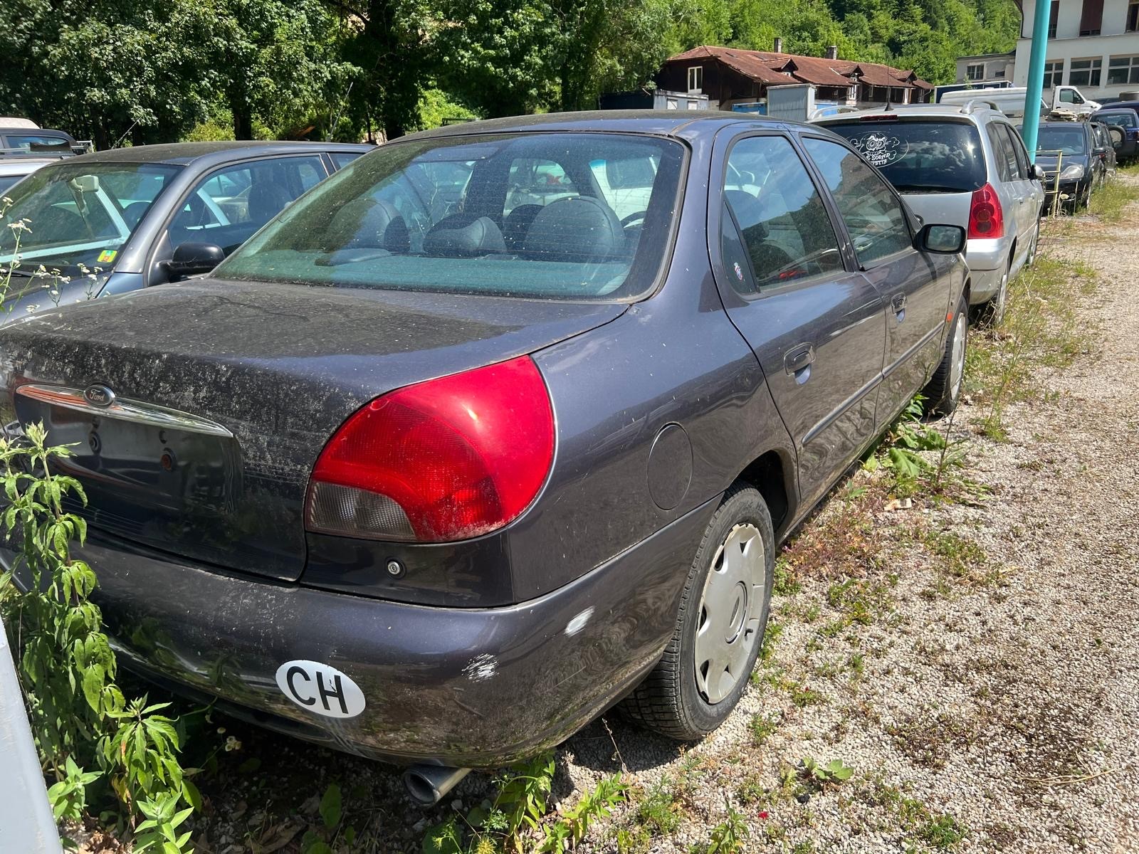 FORD Mondeo 2.5i V6 Ghia-image-3