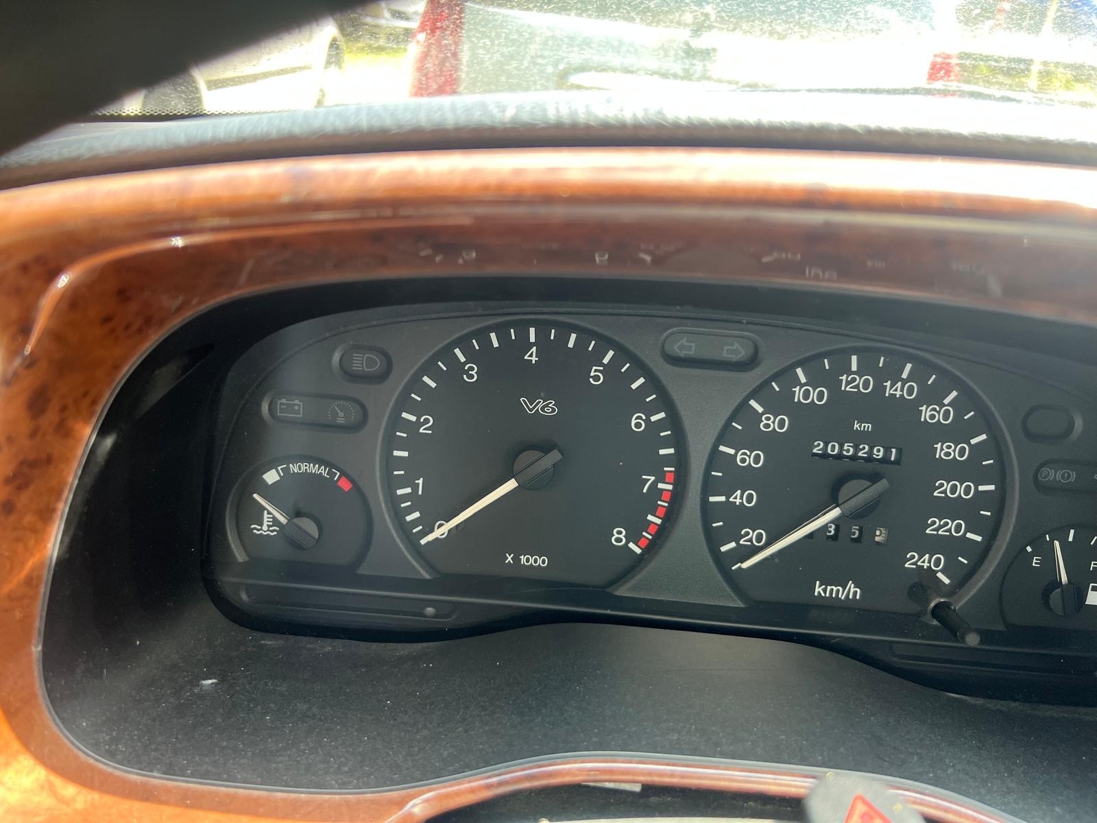 FORD Mondeo 2.5i V6 Ghia-image-6