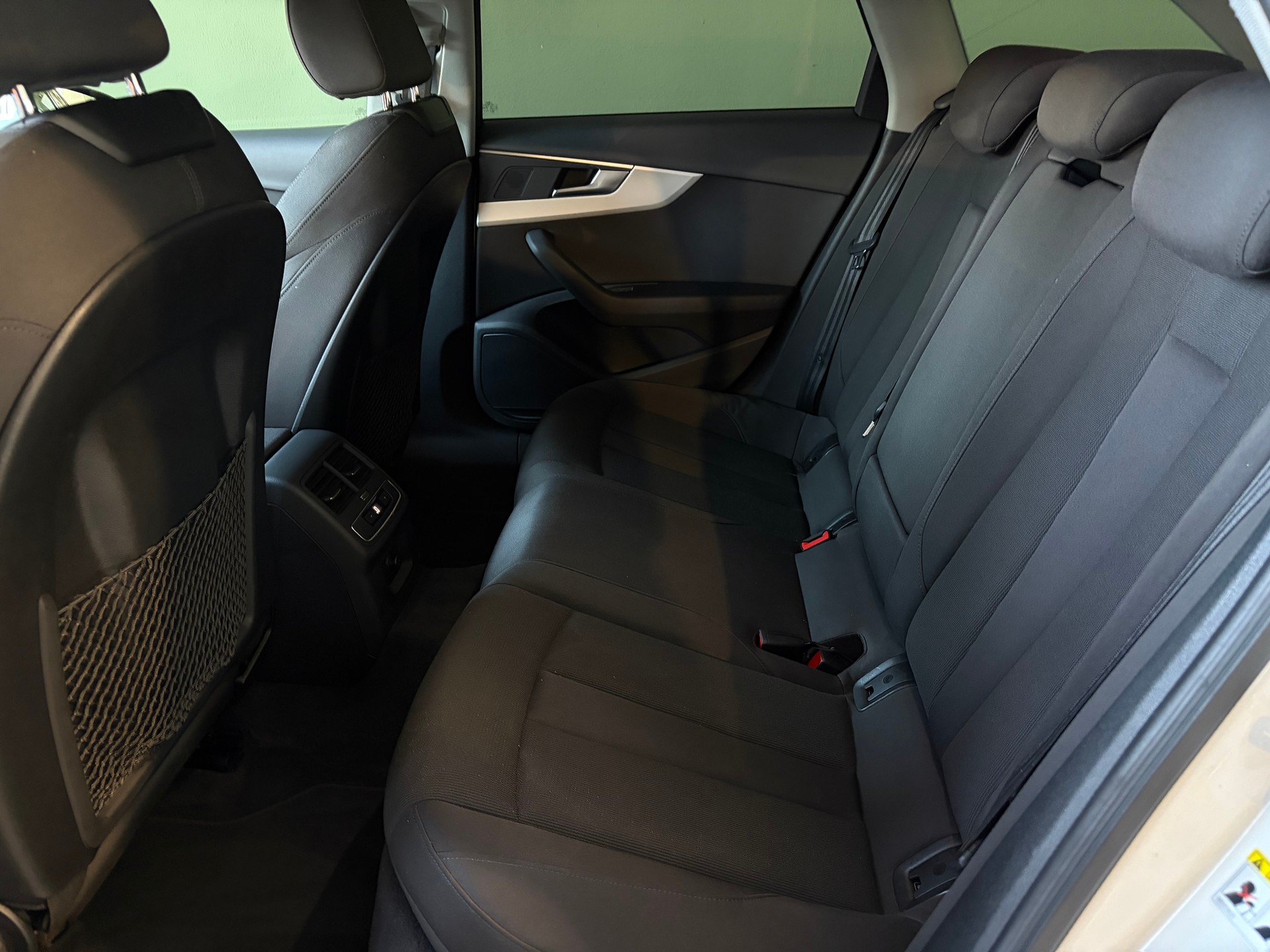 AUDI A4 Avant 35 TDI S-tronic ***19Zoll-Alu***CH-Fahrzeug***-image-14