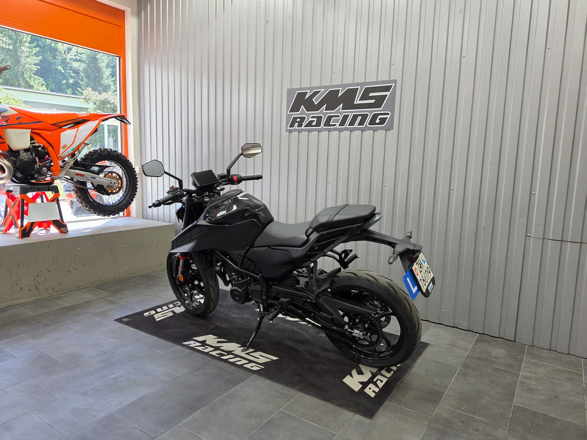 KTM 125 Duke-image-4