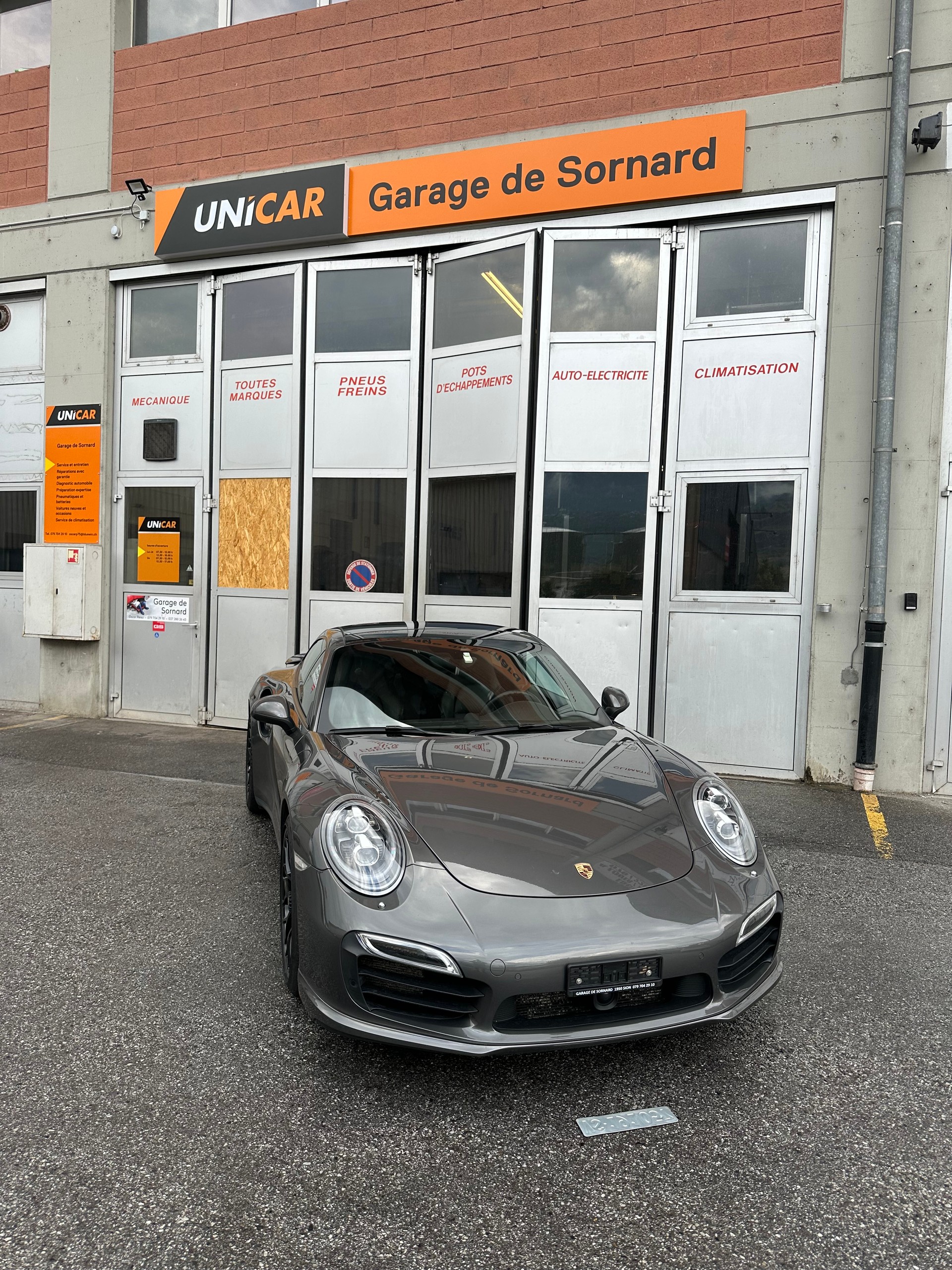 PORSCHE 911 Turbo S PDK-image-0