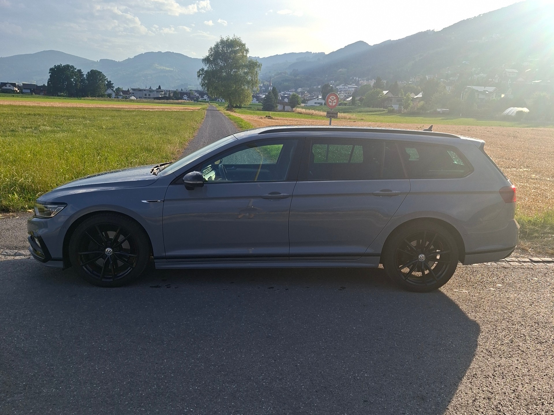VW Passat 2.0 TDI BMT R-Line Edition 4Motion DSG-image-2