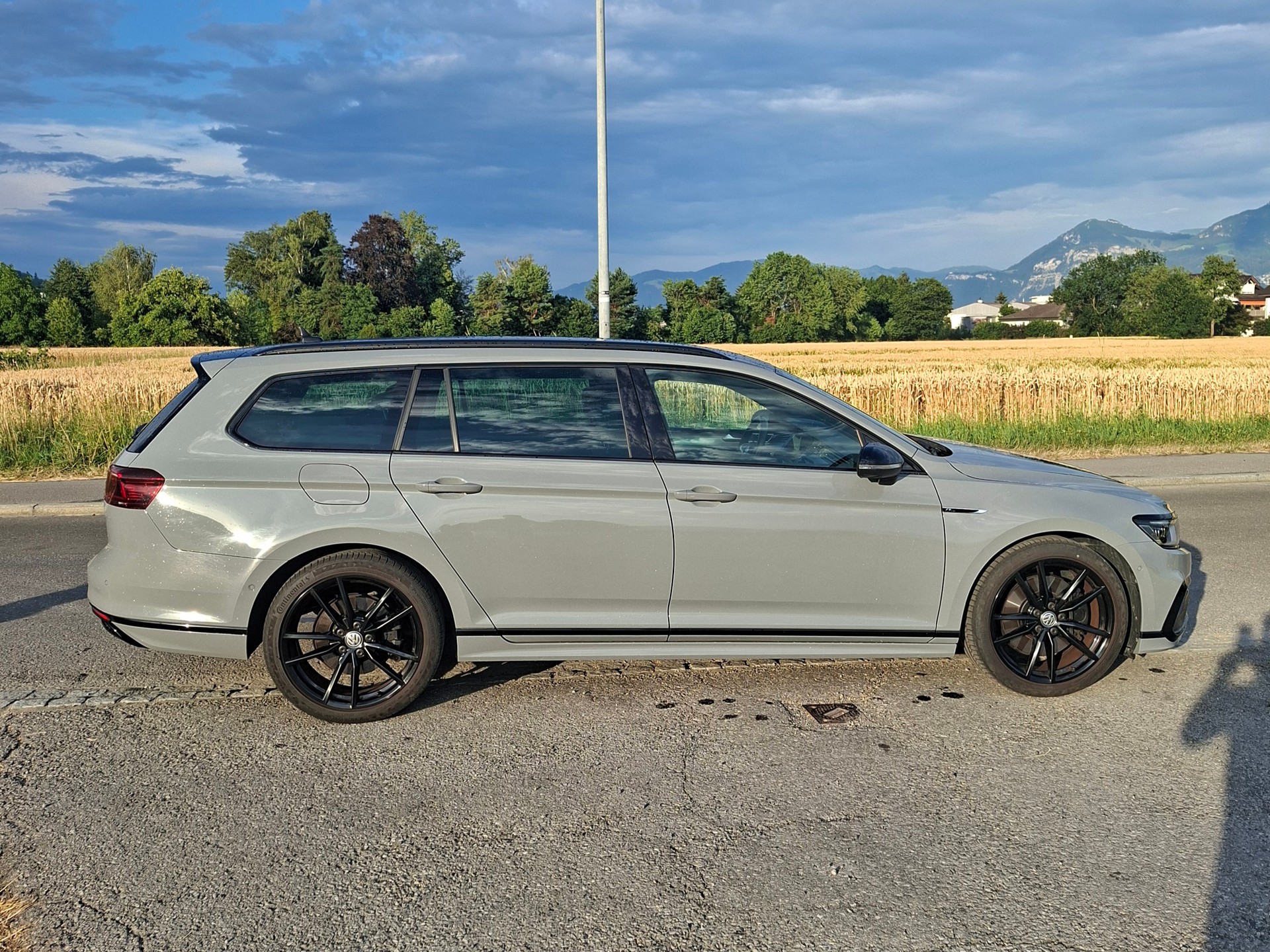 VW Passat 2.0 TDI BMT R-Line Edition 4Motion DSG-image-5