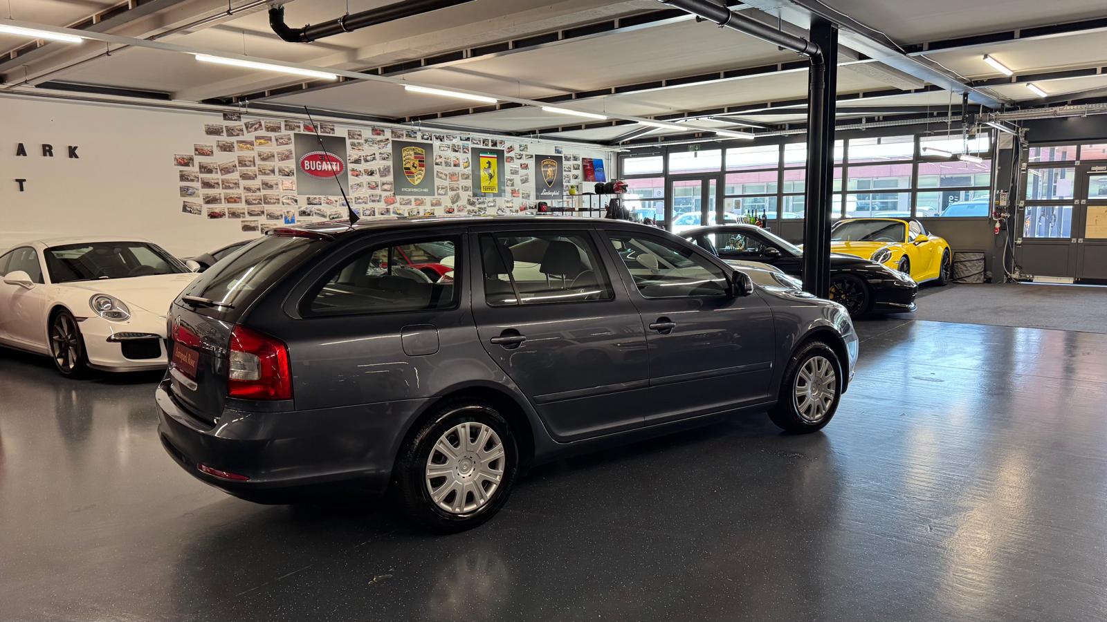 SKODA Octavia Combi 1.8 TSI Ambiente DSG-showroom-element-2
