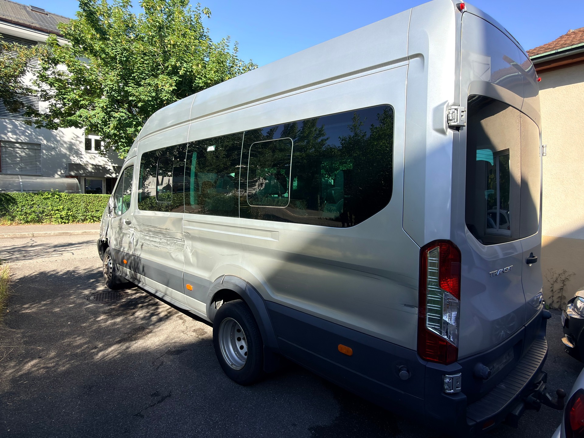 FORD Transit 460 L4H3 Trend RWD 17 - SITZE/PLATZ-image-4