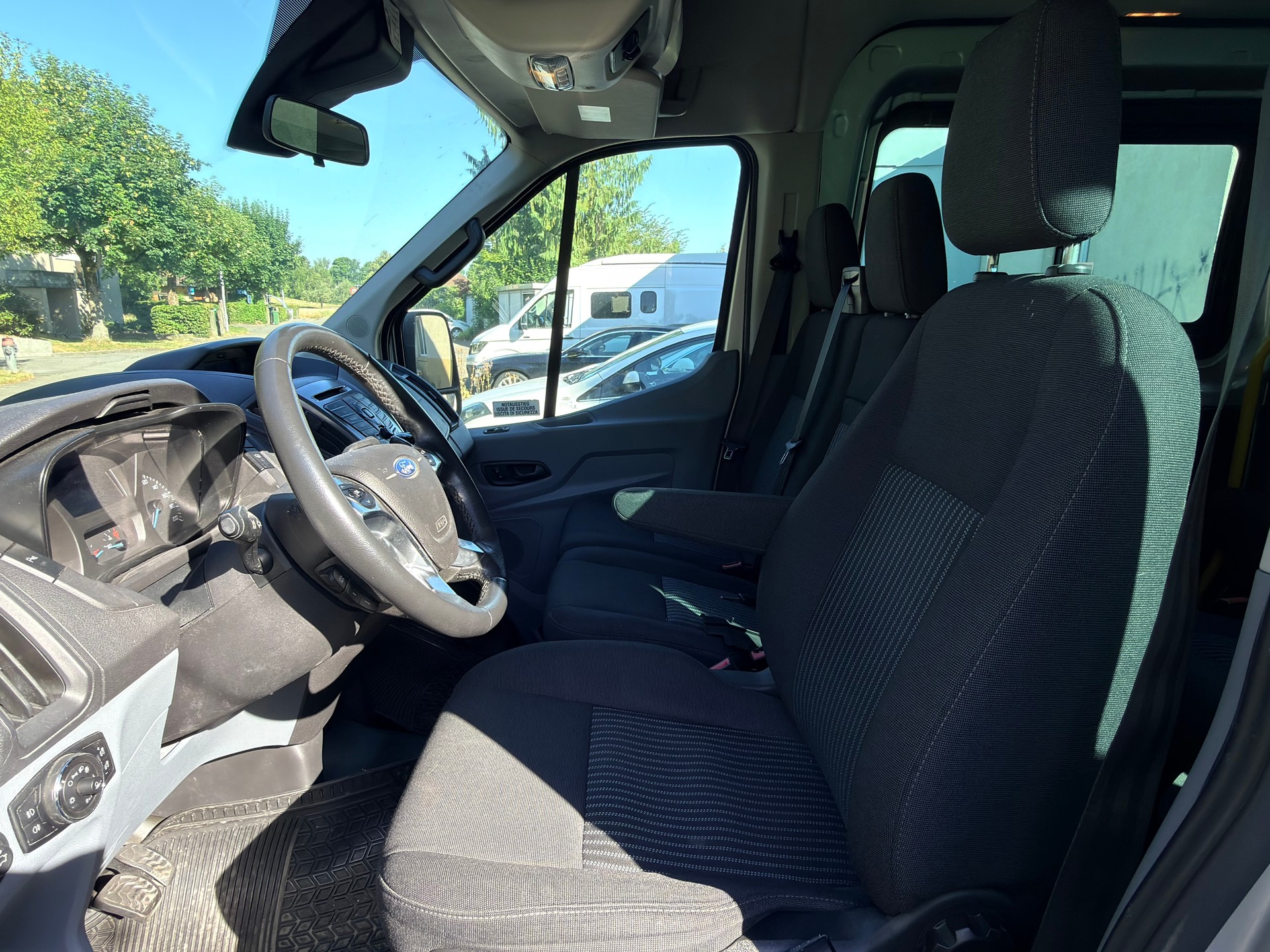 FORD Transit 460 L4H3 Trend RWD 17 - SITZE/PLATZ-image-5