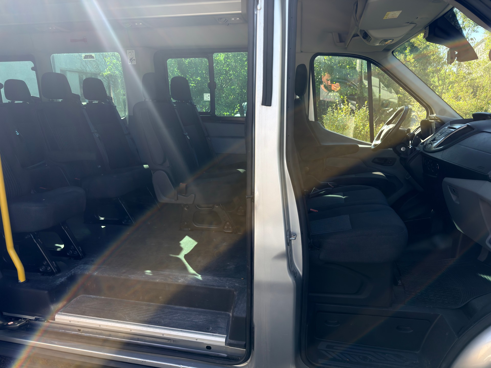 FORD Transit 460 L4H3 Trend RWD 17 - SITZE/PLATZ-image-9