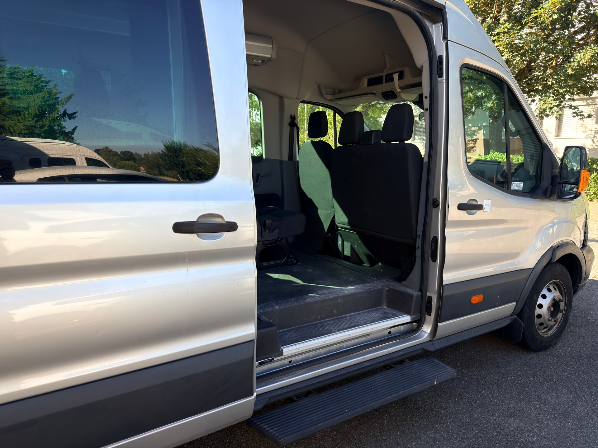 FORD Transit 460 L4H3 Trend RWD 17 - SITZE/PLATZ-image-8