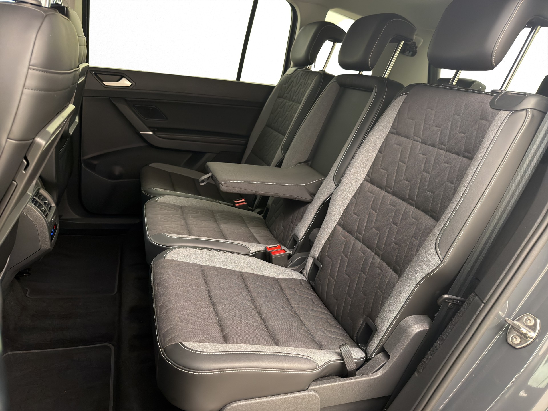 VW Touran 1.5 TSI Goal DSG-image-11