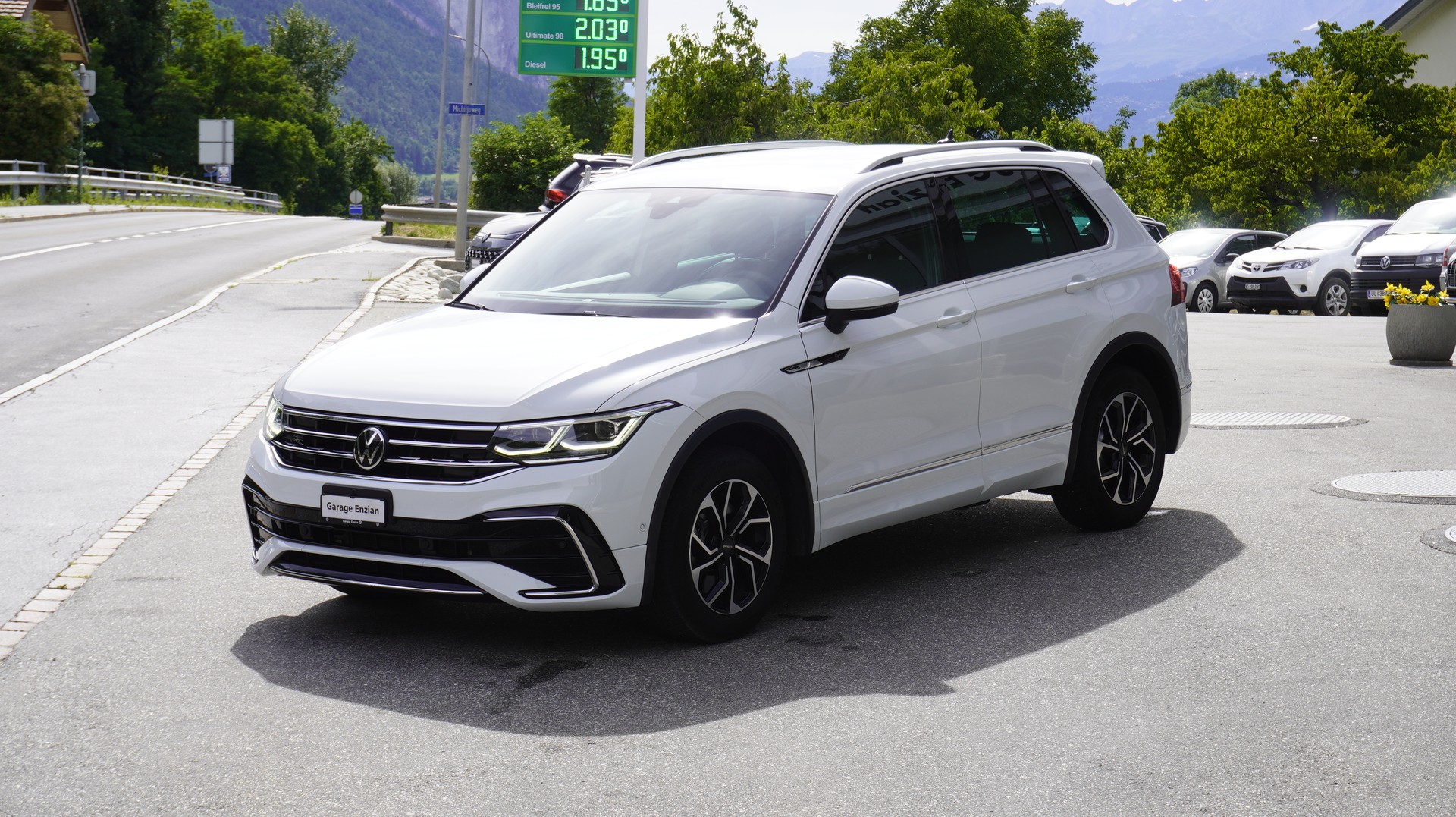 VW Tiguan 2.0TSI R-Line 4Motion DSG-image-11