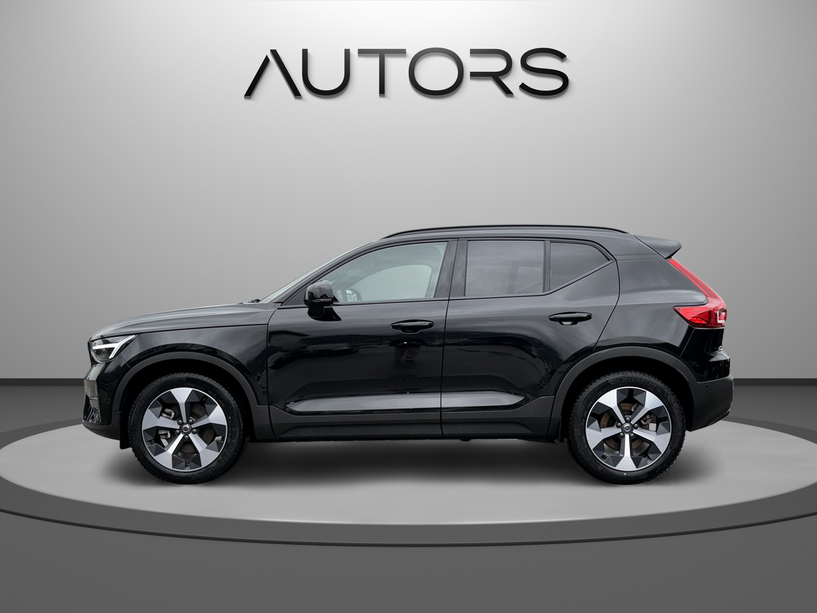 VOLVO XC40 B4 Benzin Mild Hybrid Plus Dark DCT-image-3
