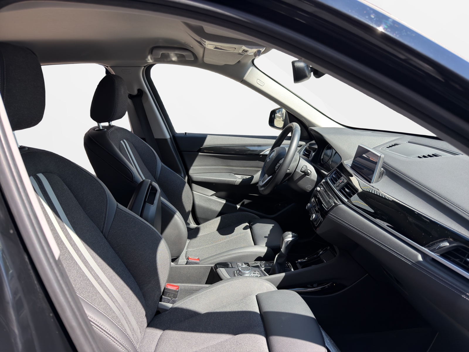BMW X1 xDrive 25e Sport Line-image-18