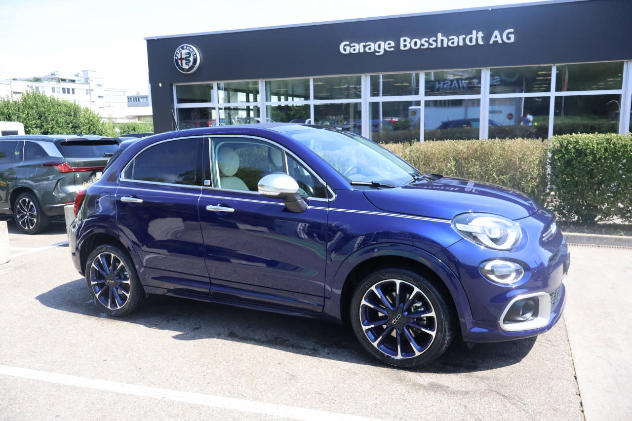 FIAT 500X 1.5 Hybrid Dolcevita Yacht Club Capri-image-1