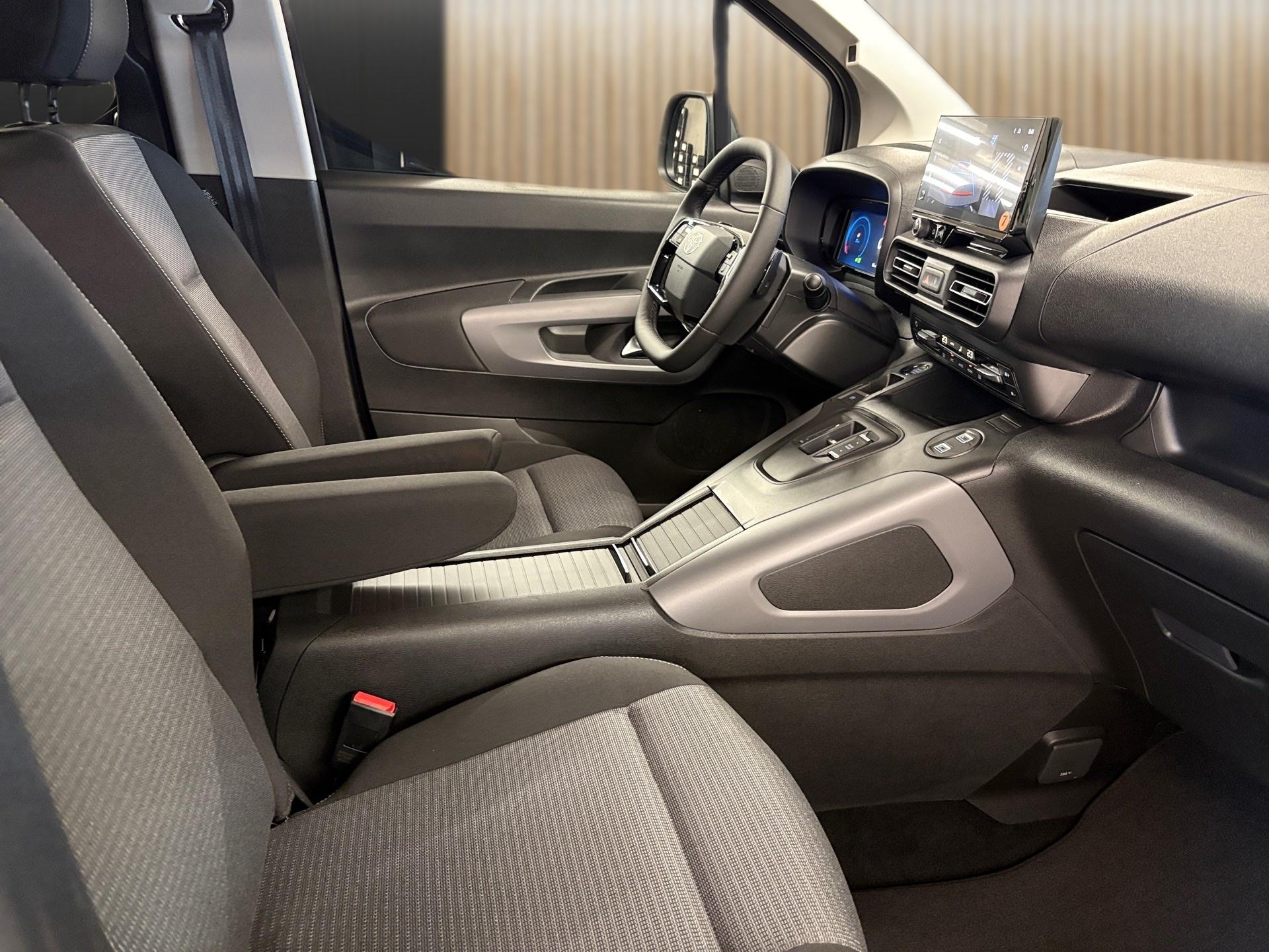TOYOTA Proace City Verso L2 1.5 HDi 130 Style-image-15