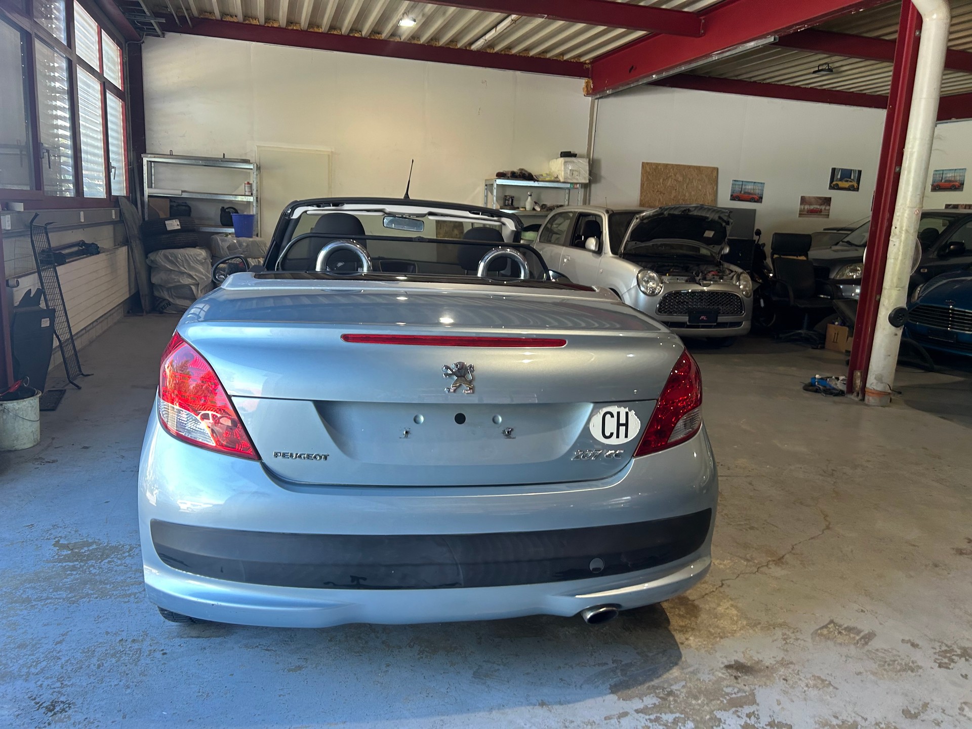 PEUGEOT 207 CC 1.6 16V Turbo Swiss Edition-image-12
