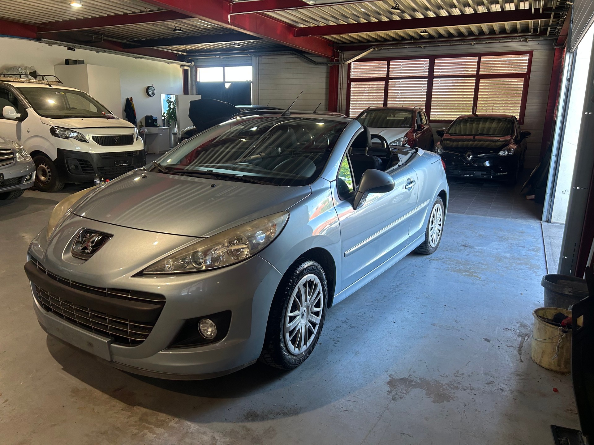 PEUGEOT 207 CC 1.6 16V Turbo Swiss Edition