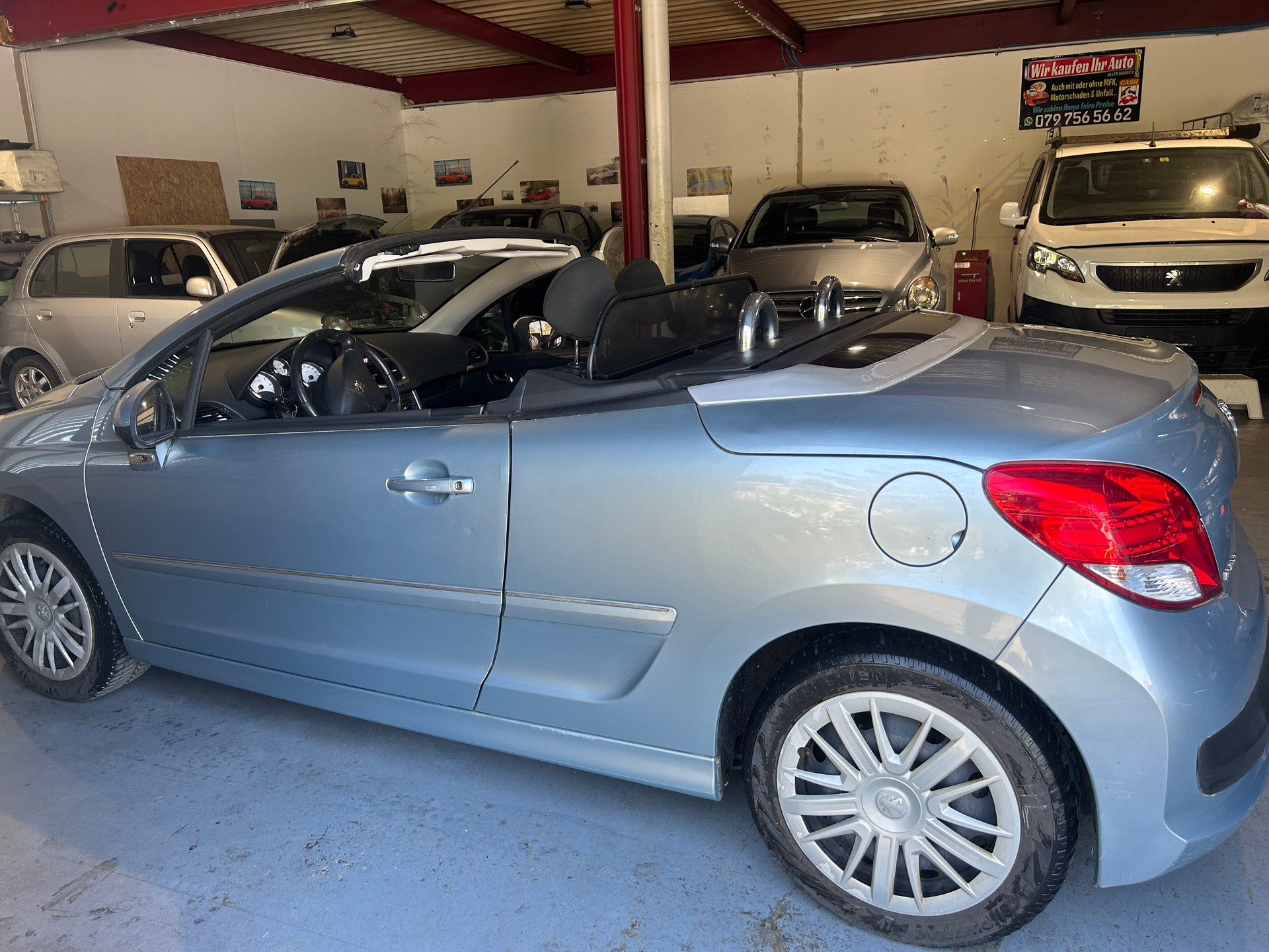 PEUGEOT 207 CC 1.6 16V Turbo Swiss Edition-image-5