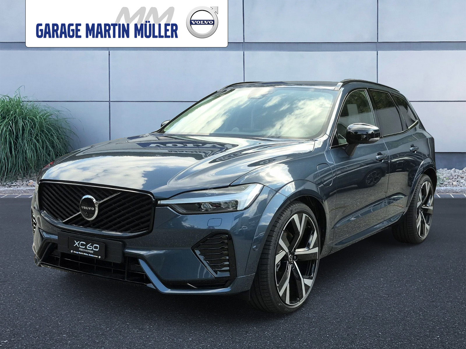 VOLVO XC60 2.0 T8 TE Ultra Dark eAWD-image-0