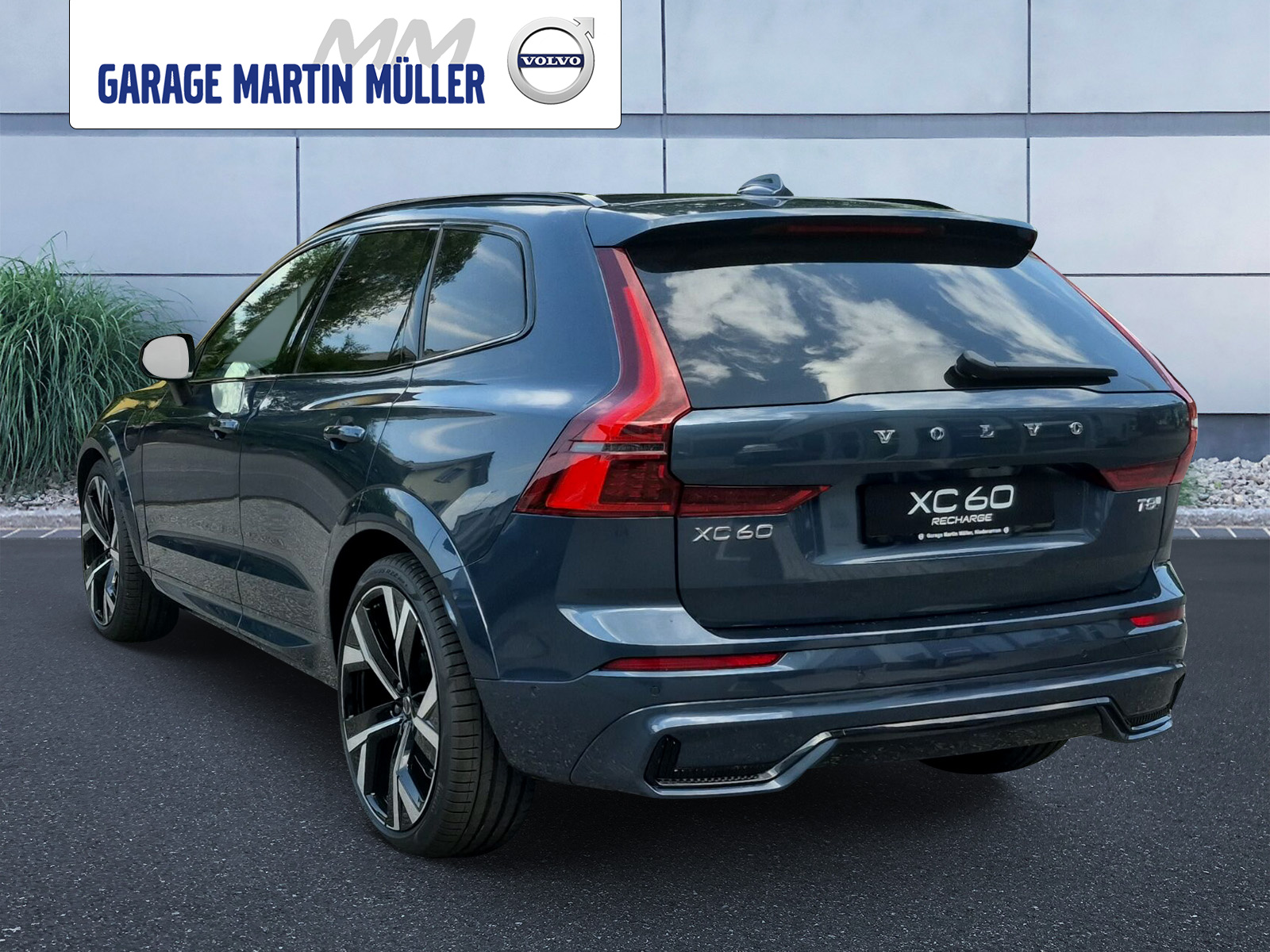 VOLVO XC60 2.0 T8 TE Ultra Dark eAWD-image-2