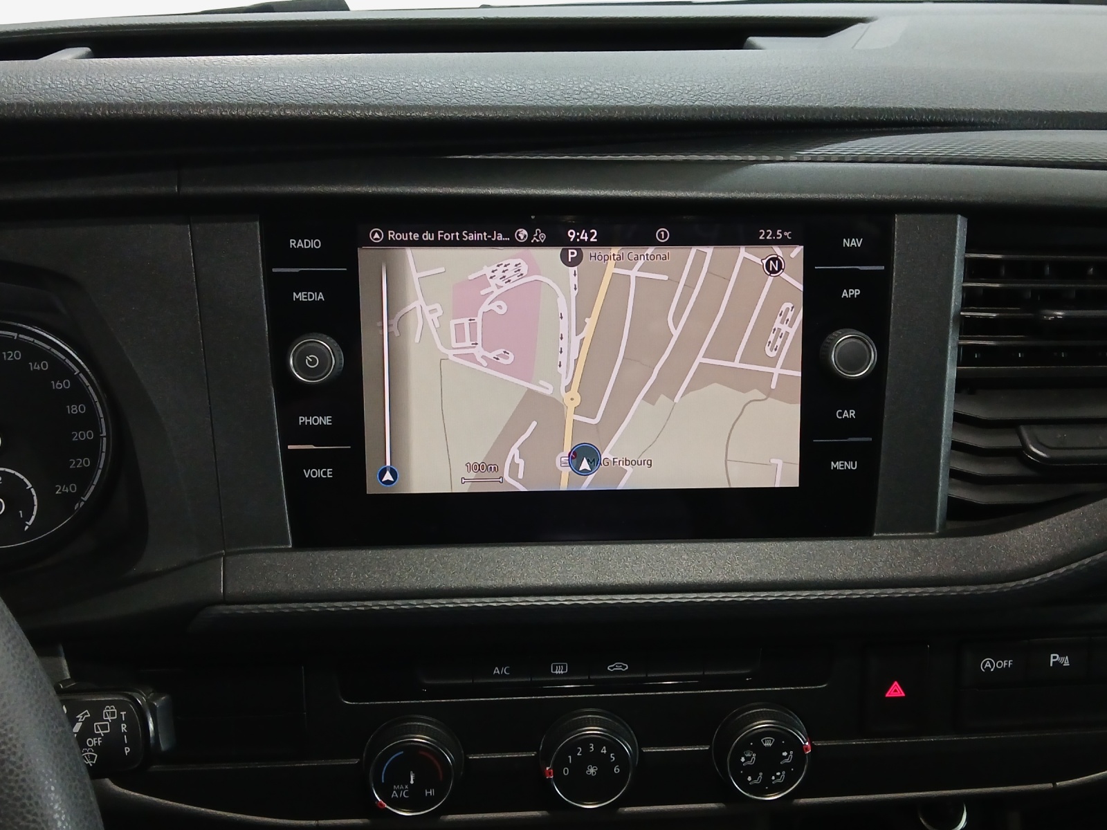 VW T6.1 2.0 TDI-image-13