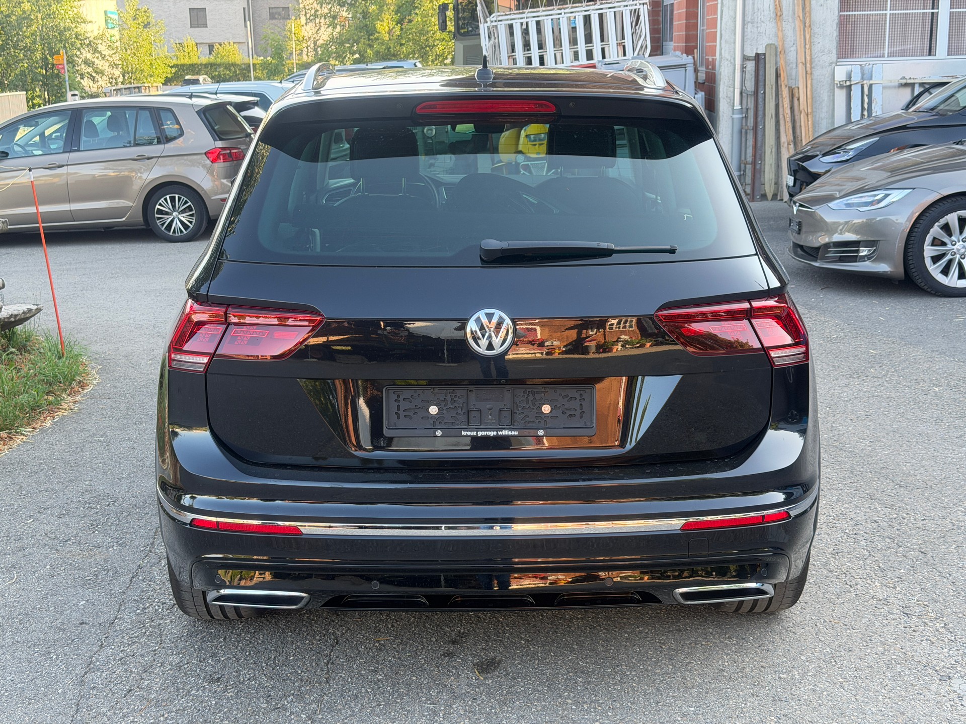 VW Tiguan 2.0TSI Highline 4Motion DSG R -Line-image-3
