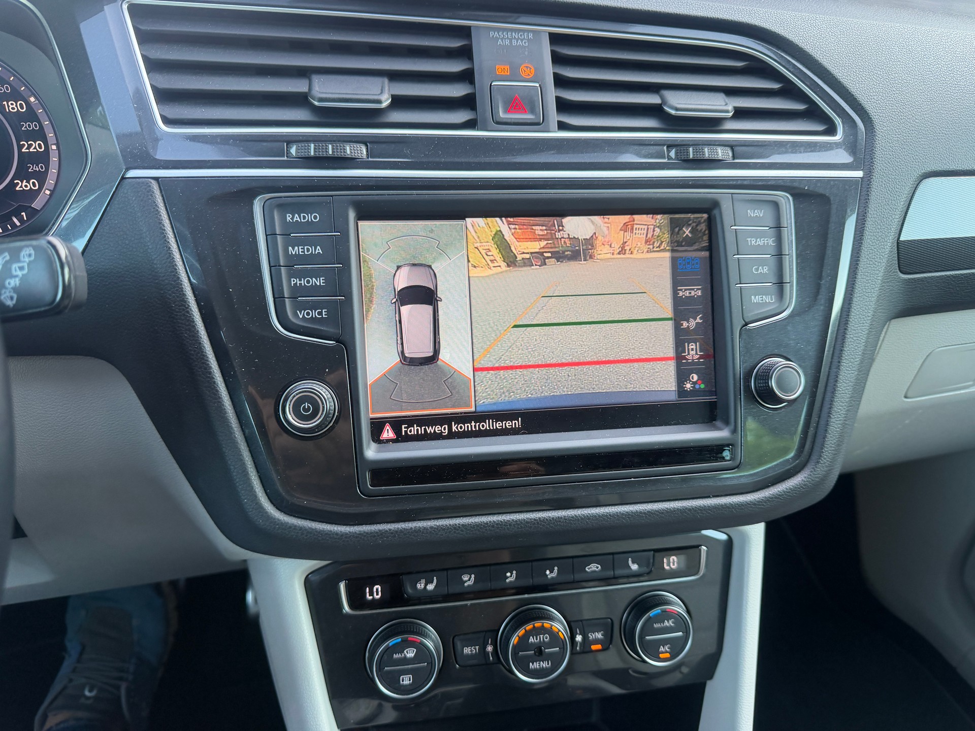 VW Tiguan 2.0TSI Highline 4Motion DSG R -Line-image-9