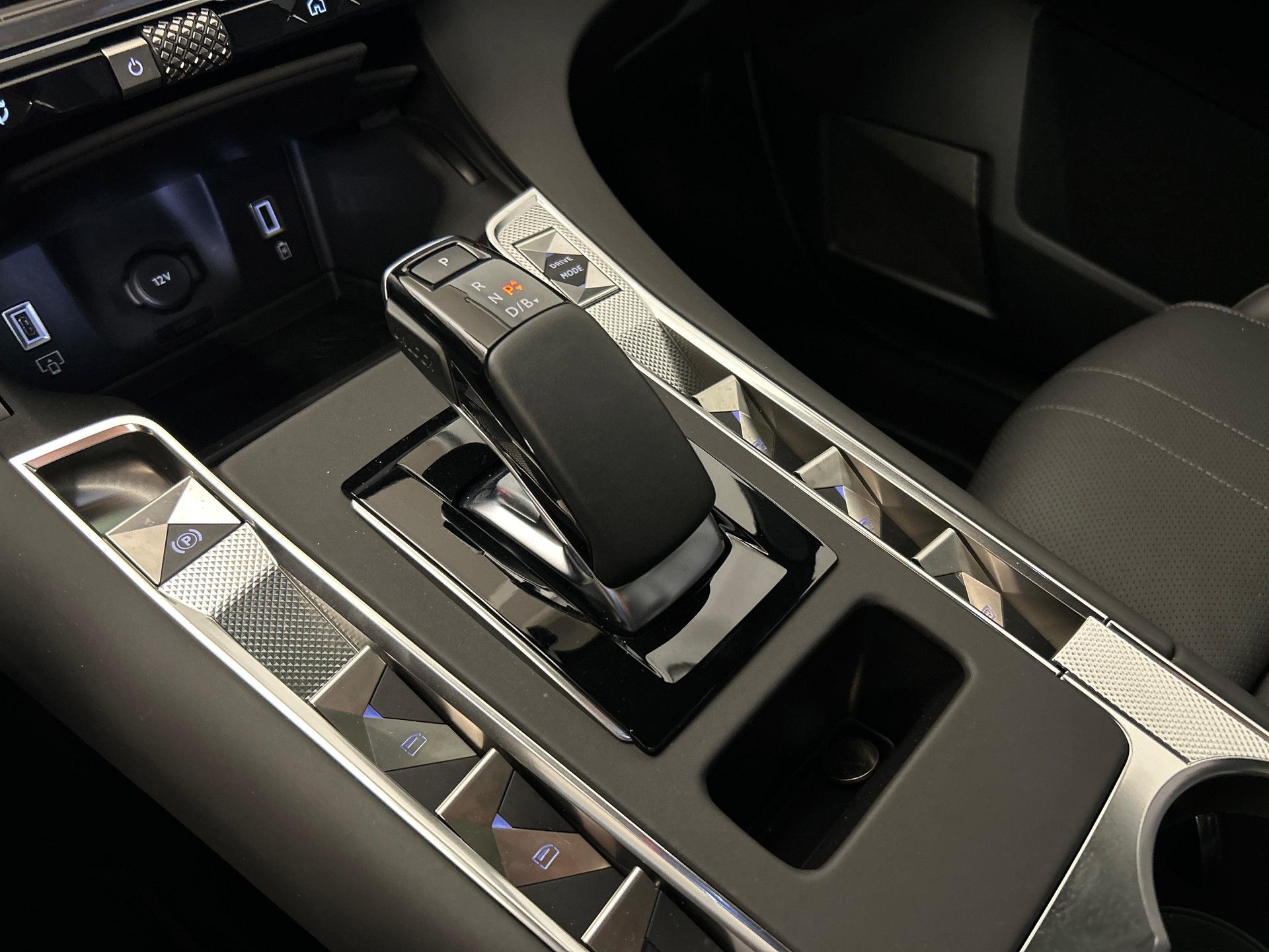 DS AUTOMOBILES 7 1.6 E-Tense Opéra-image-14