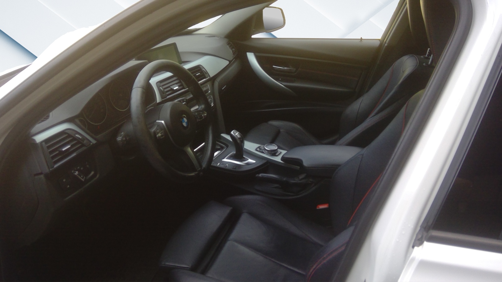 BMW 320d xDrive Touring Sport Line Steptronic-image-10