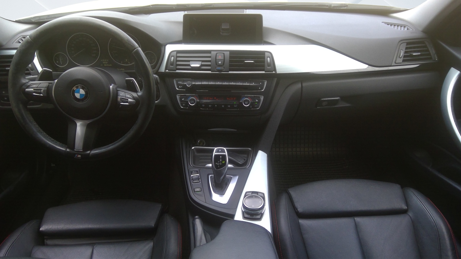 BMW 320d xDrive Touring Sport Line Steptronic-image-3