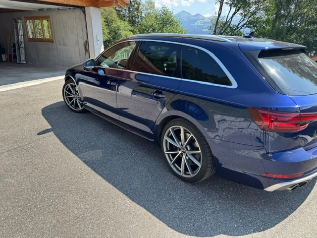 AUDI S4 Avant 3.0 V6 TFSI quattro S-Tronic-image-1
