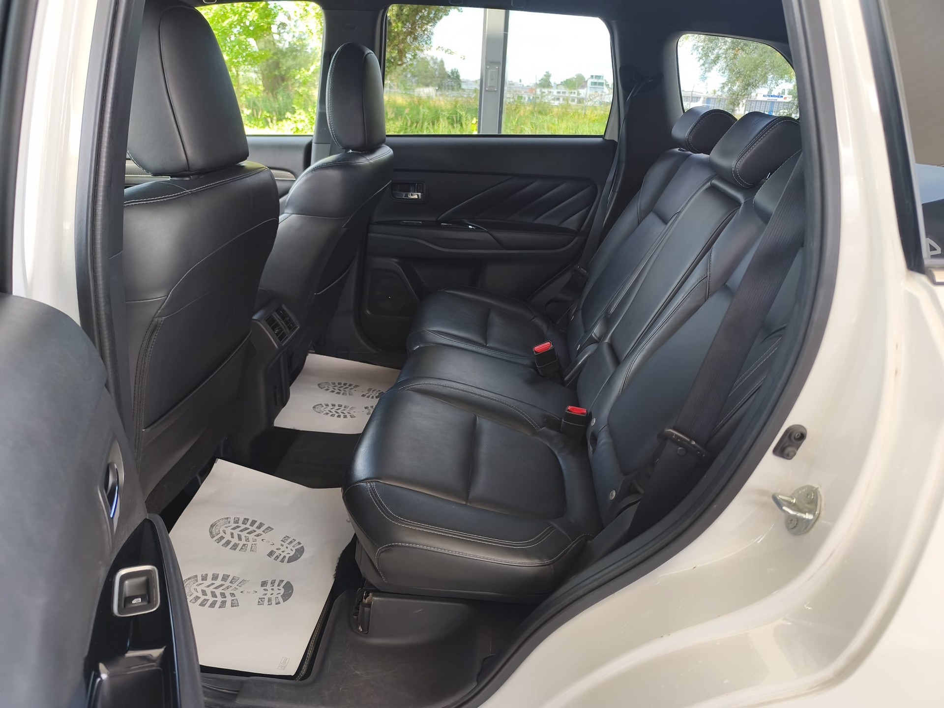 MITSUBISHI Outlander 2.4 PHEV Style 4WD Automatic-image-18