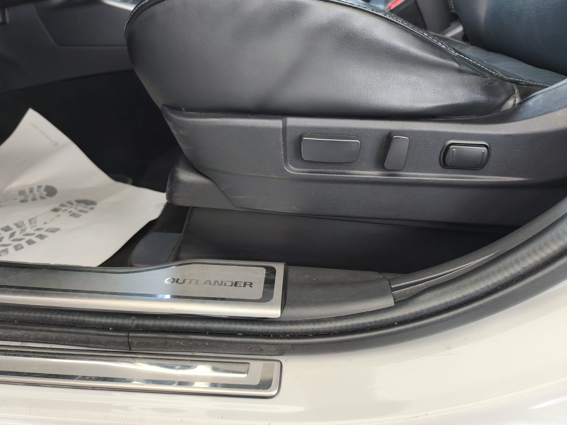MITSUBISHI Outlander 2.4 PHEV Style 4WD Automatic-image-19