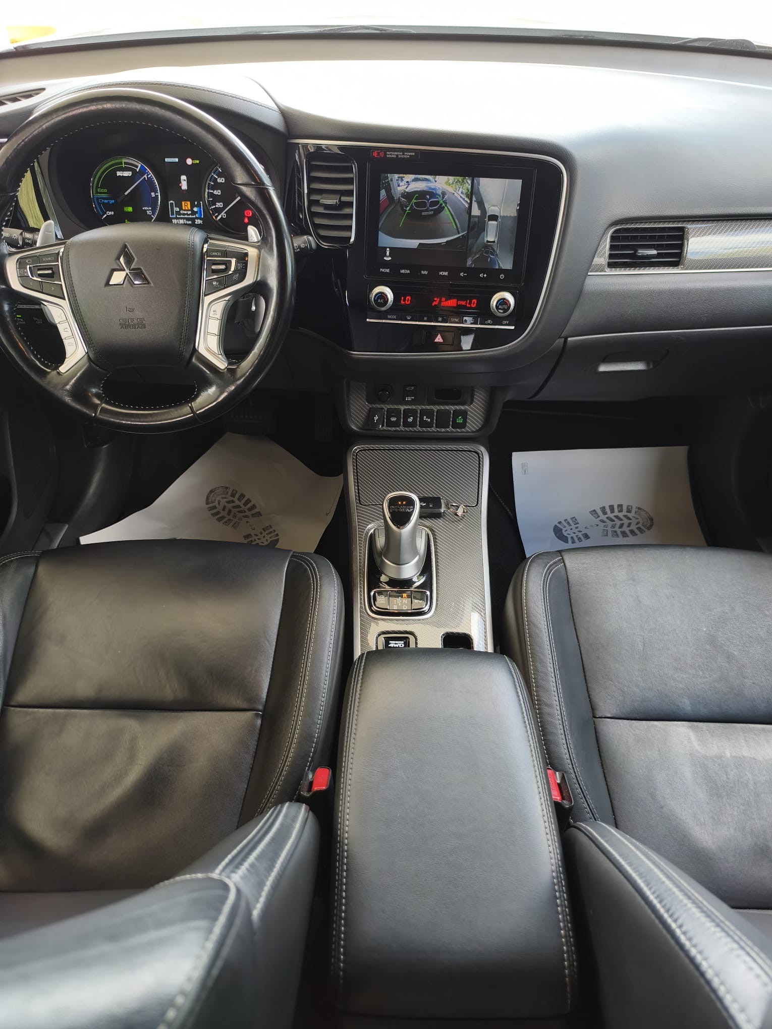 MITSUBISHI Outlander 2.4 PHEV Style 4WD Automatic-image-8