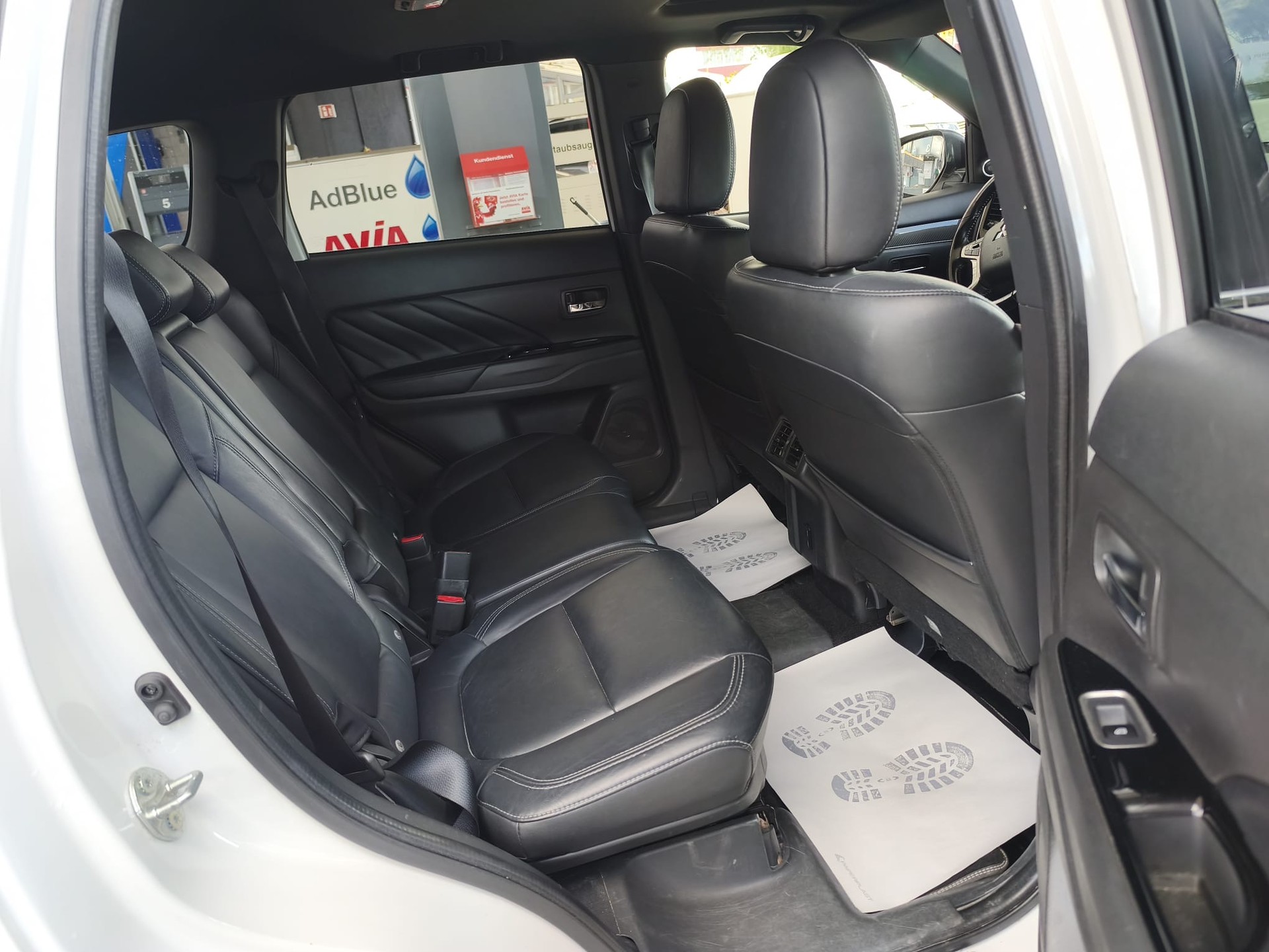 MITSUBISHI Outlander 2.4 PHEV Style 4WD Automatic-image-17
