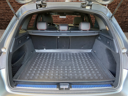 MERCEDES-BENZ GLC 300 d 4M AMG Line-image-7