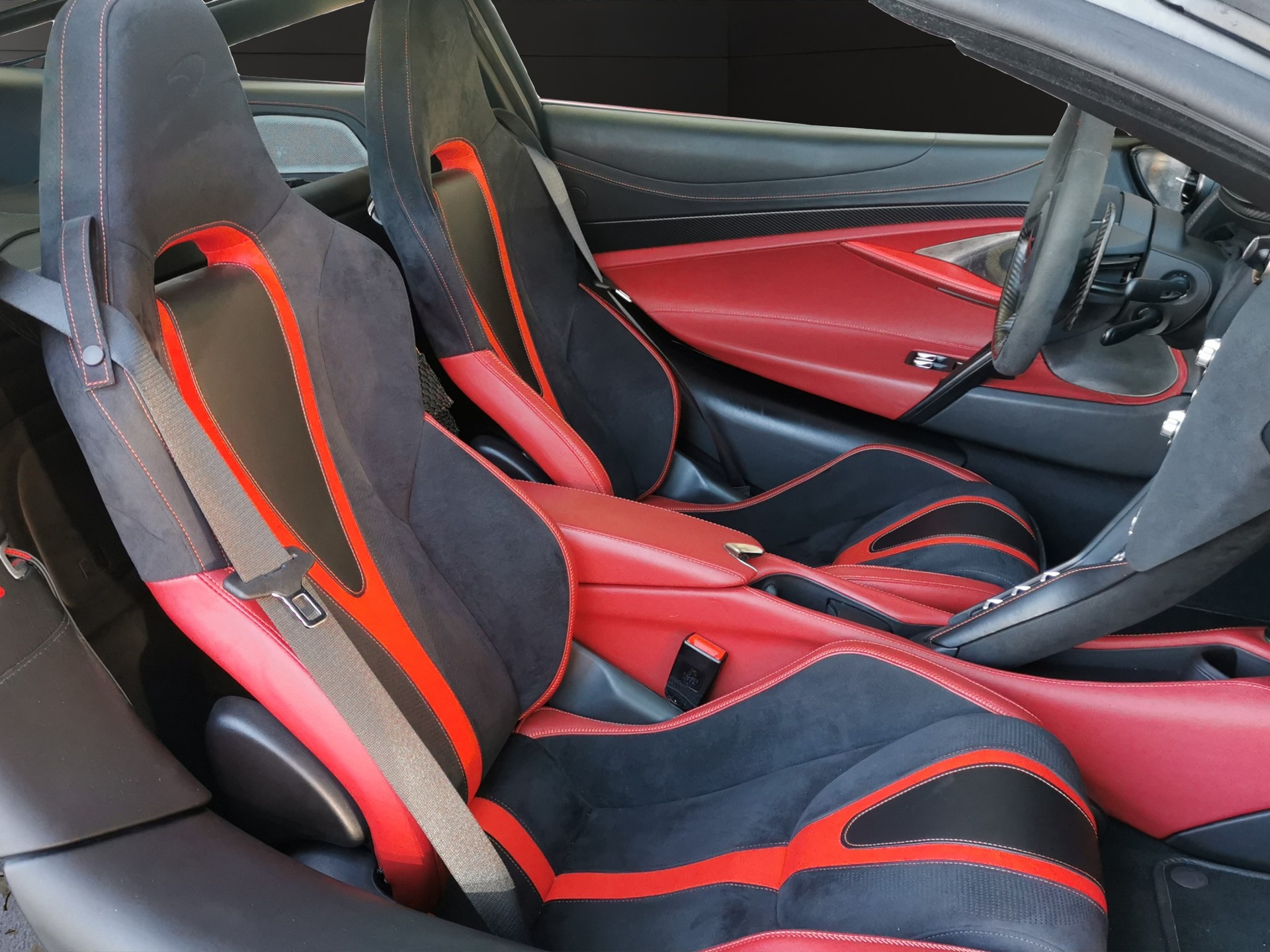 McLAREN 720S-image-12