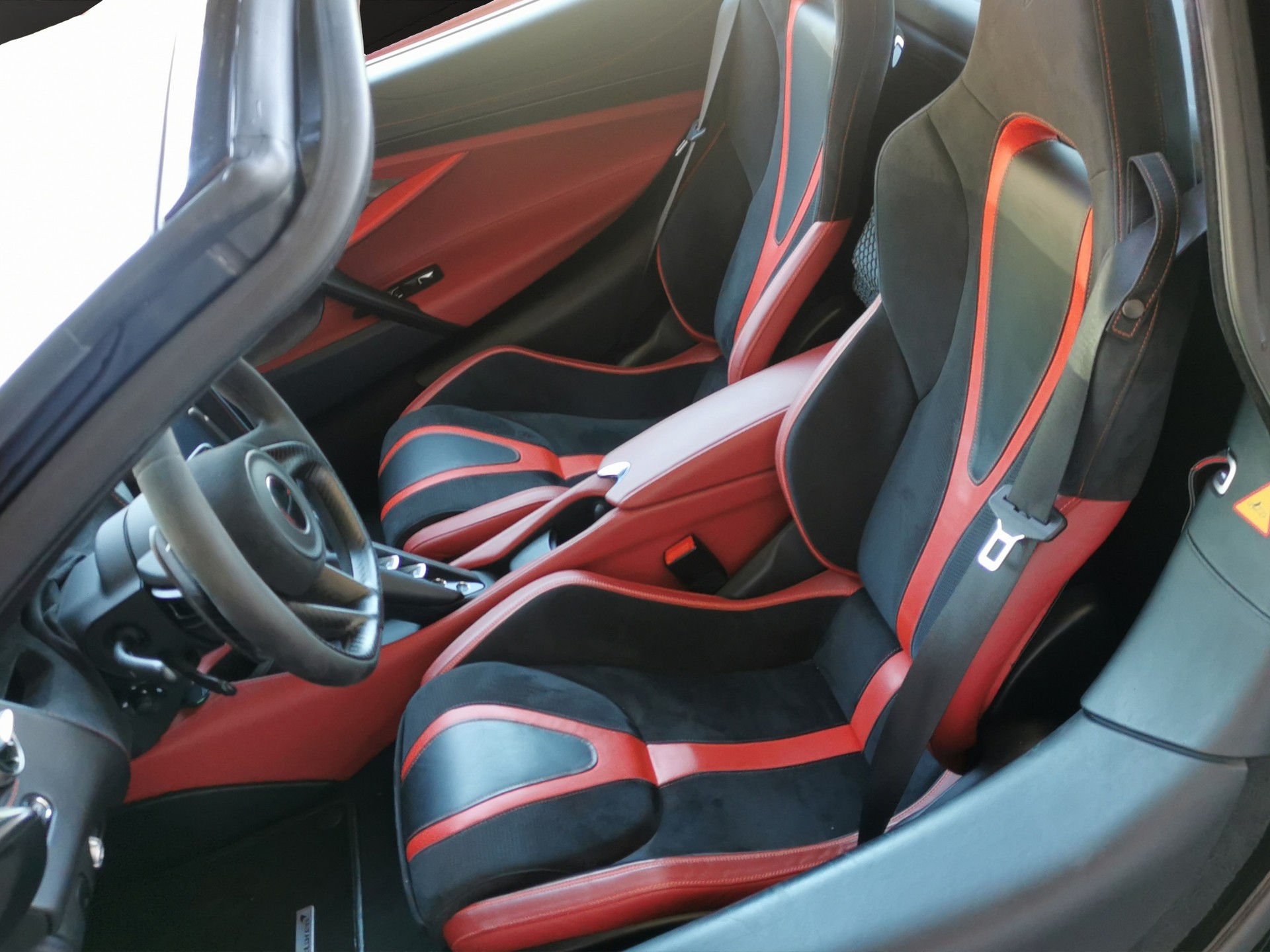 McLAREN 720S-image-9