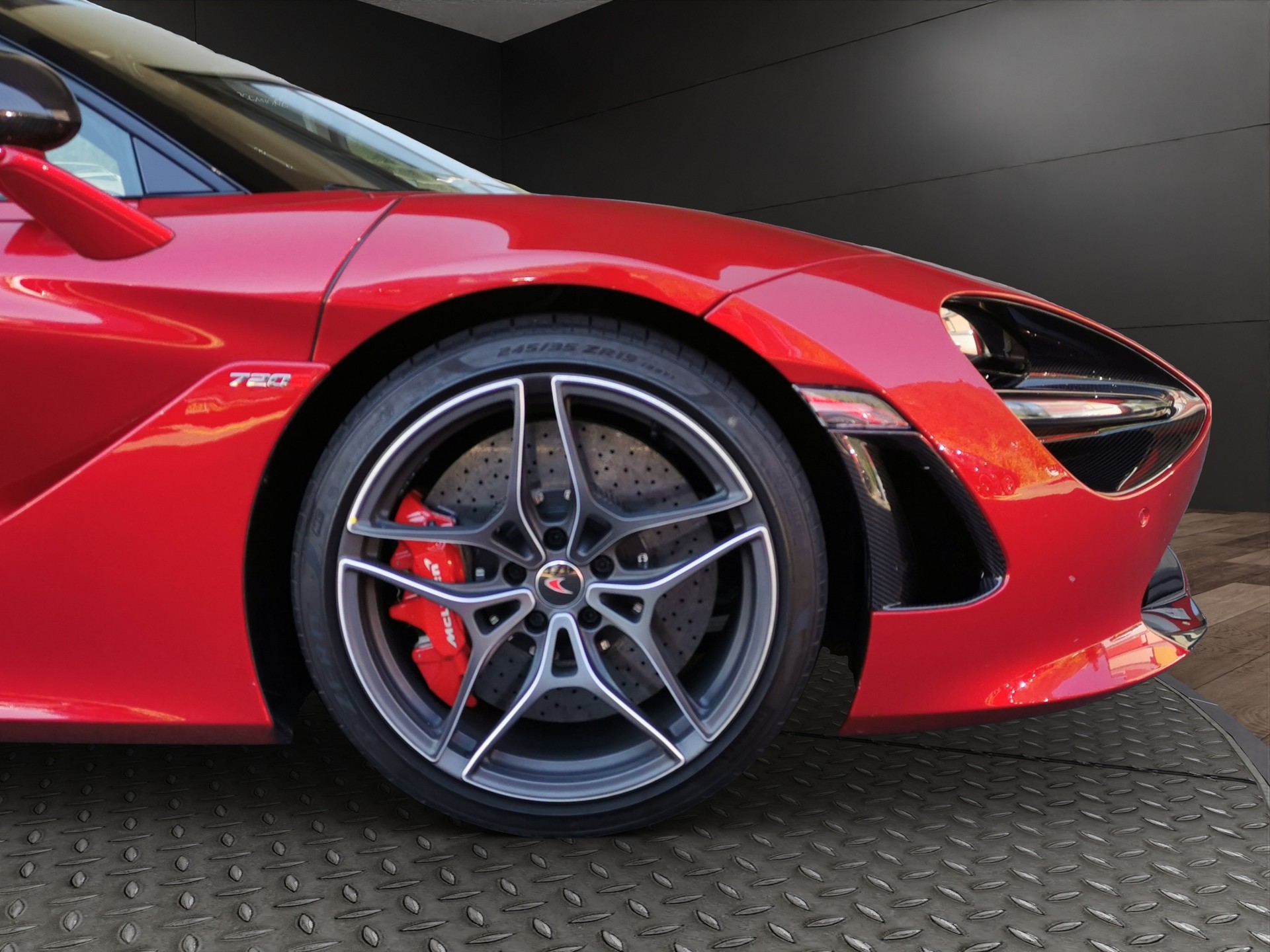McLAREN 720S-image-3