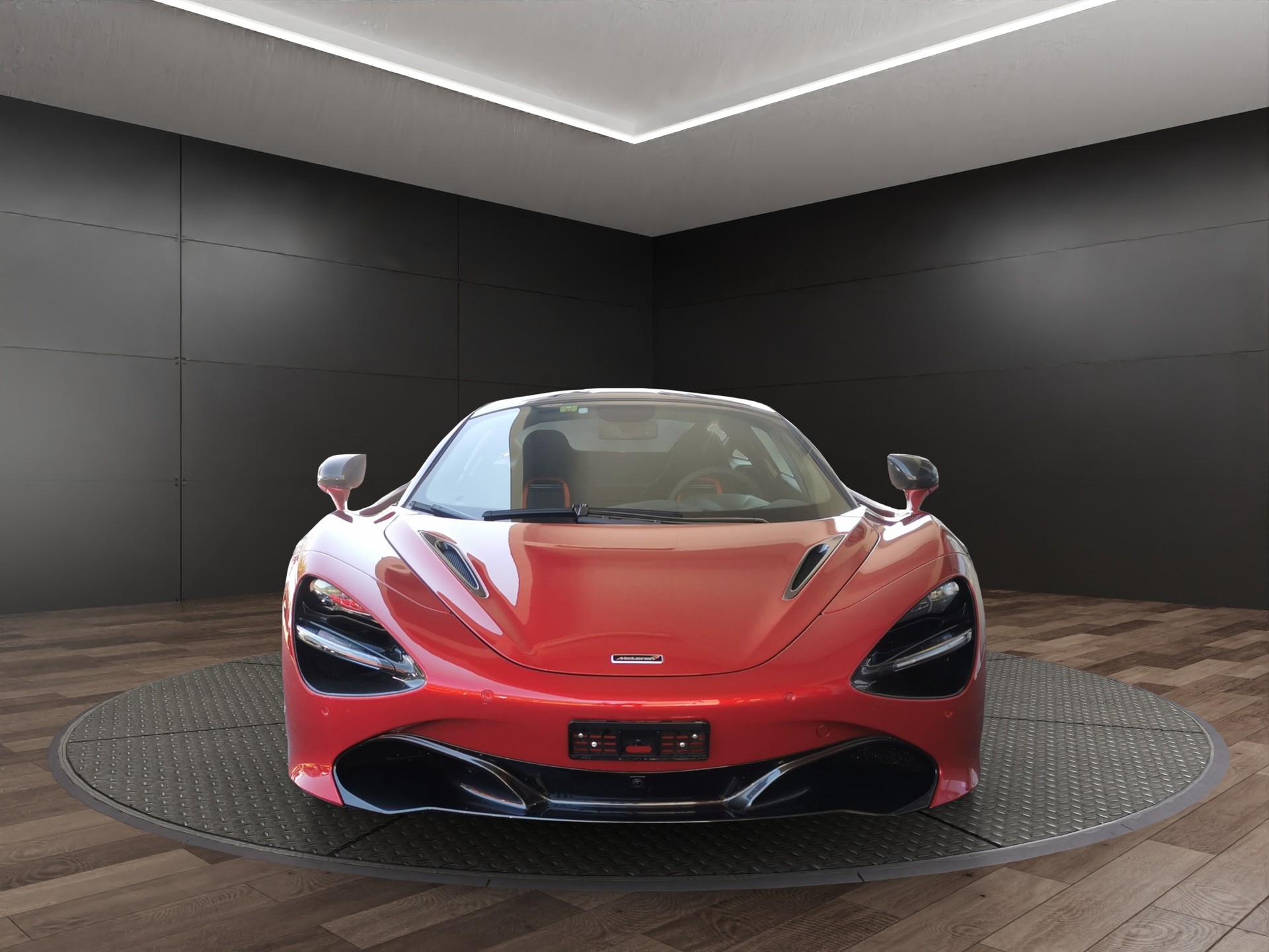 McLAREN 720S-image-2