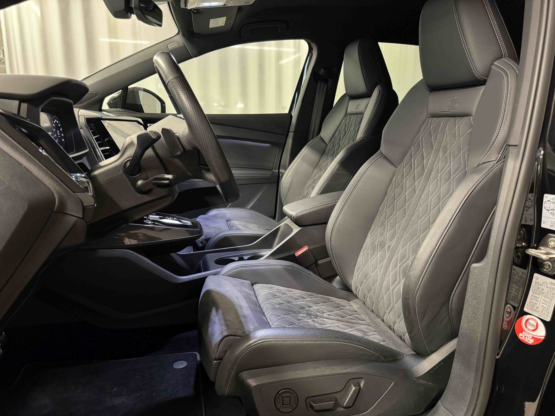 AUDI Q4 e-tron 50 quattro-image-7