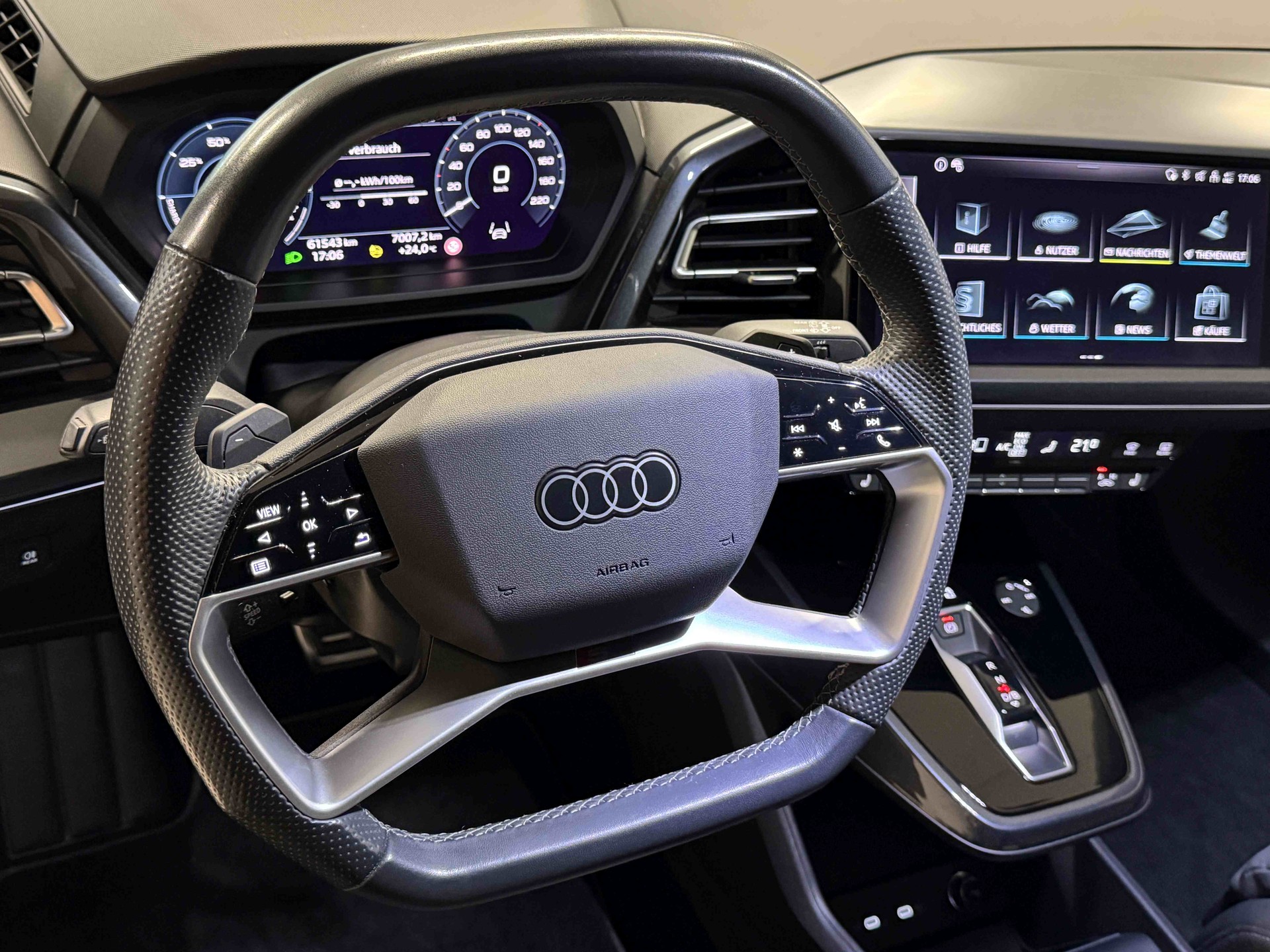 AUDI Q4 e-tron 50 quattro-image-8